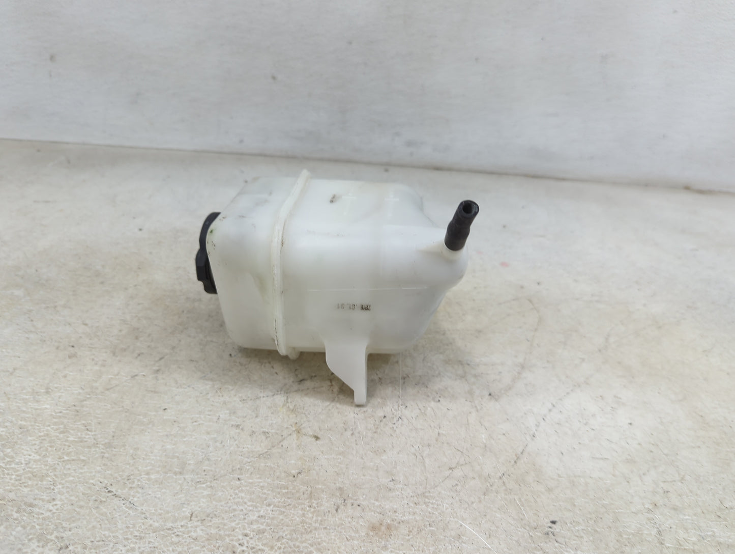 2014-2020 Kia Sorento Radiator Coolant Overflow Expansion Tank Bottle 1460025 - Oemusedautoparts1.com