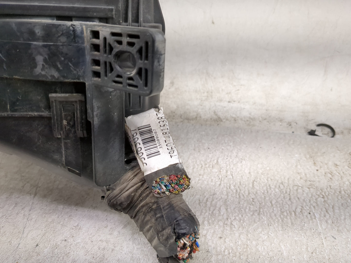 2019-2020 Kia Sorento Fusebox Fuse Box Panel Relay Module P/N:TQP73330710688CC0031 Fits Fits 2019 2020 OEM Used Auto Parts -