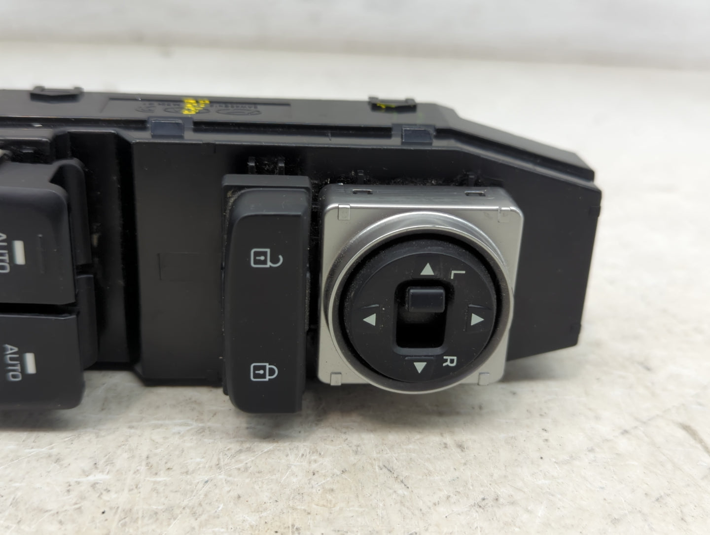 2019-2020 Kia Sorento Master Power Window Switch Replacement Driver Side Left P/N:93570C1125ZL5 180511CP1A1000060 Fits OEM U