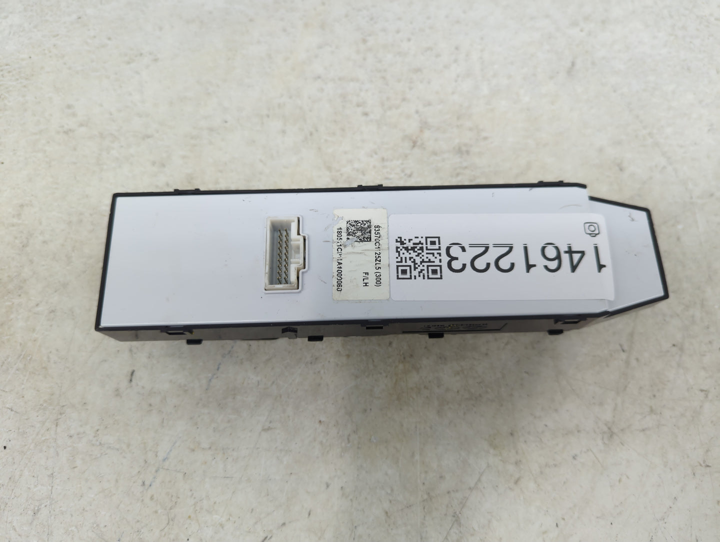 2019-2020 Kia Sorento Master Power Window Switch Replacement Driver Side Left P/N:93570C1125ZL5 180511CP1A1000060 Fits OEM U