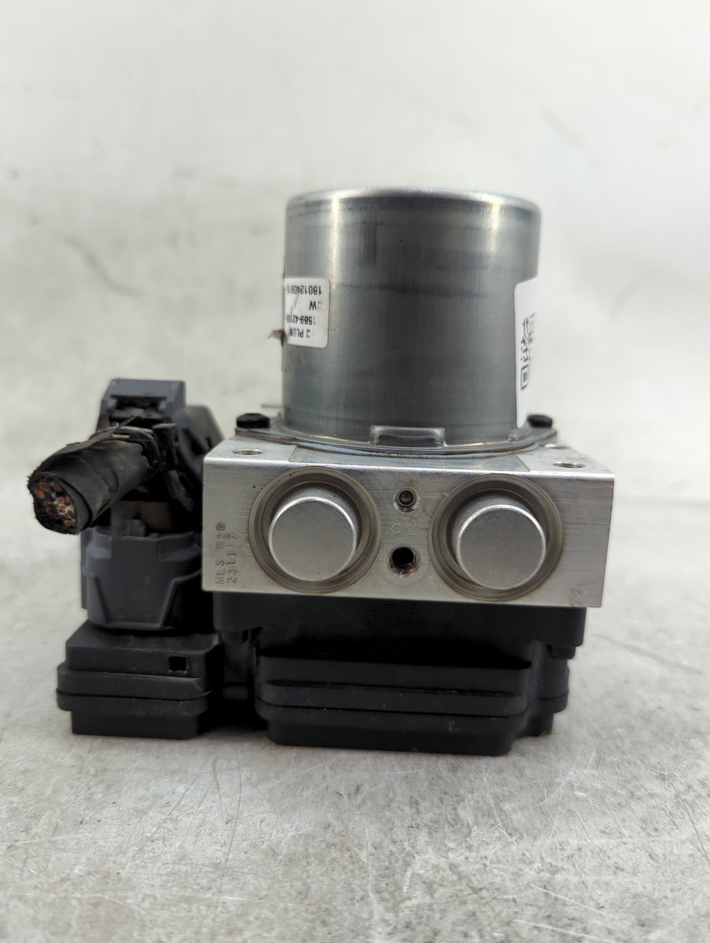 2019-2020 Kia Sorento ABS Pump Control Module Replacement P/N:C6589-34600 Fits Fits 2019 2020 OEM Used Auto Parts - Oemuseda