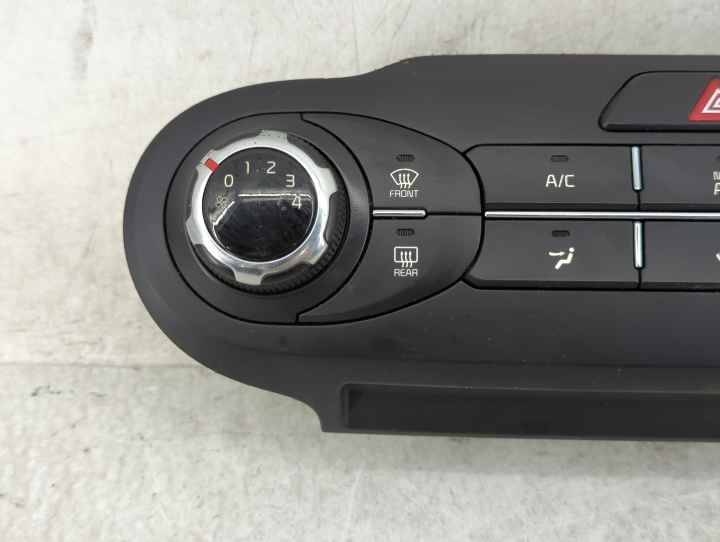 2019 Kia Sorento Climate Control Module Temperature AC/Heater Replacement P/N:97250-C6040 Fits OEM Used Auto Parts - Oemused
