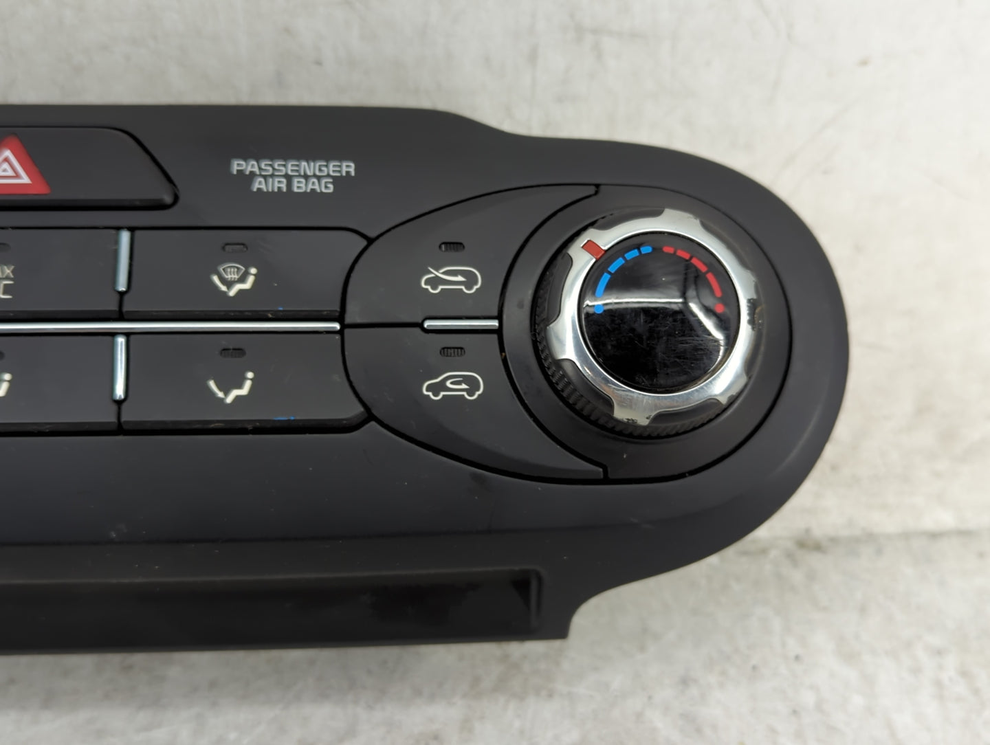 2019 Kia Sorento Climate Control Module Temperature AC/Heater Replacement P/N:97250-C6040 Fits OEM Used Auto Parts - Oemused