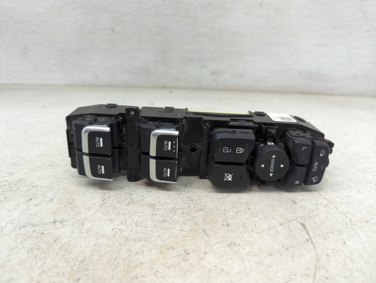 2019-2020 Kia Sorento Master Power Window Switch Replacement Driver Side Left P/N:93570C6BH0KHI Fits Fits 2019 2020 OEM Used