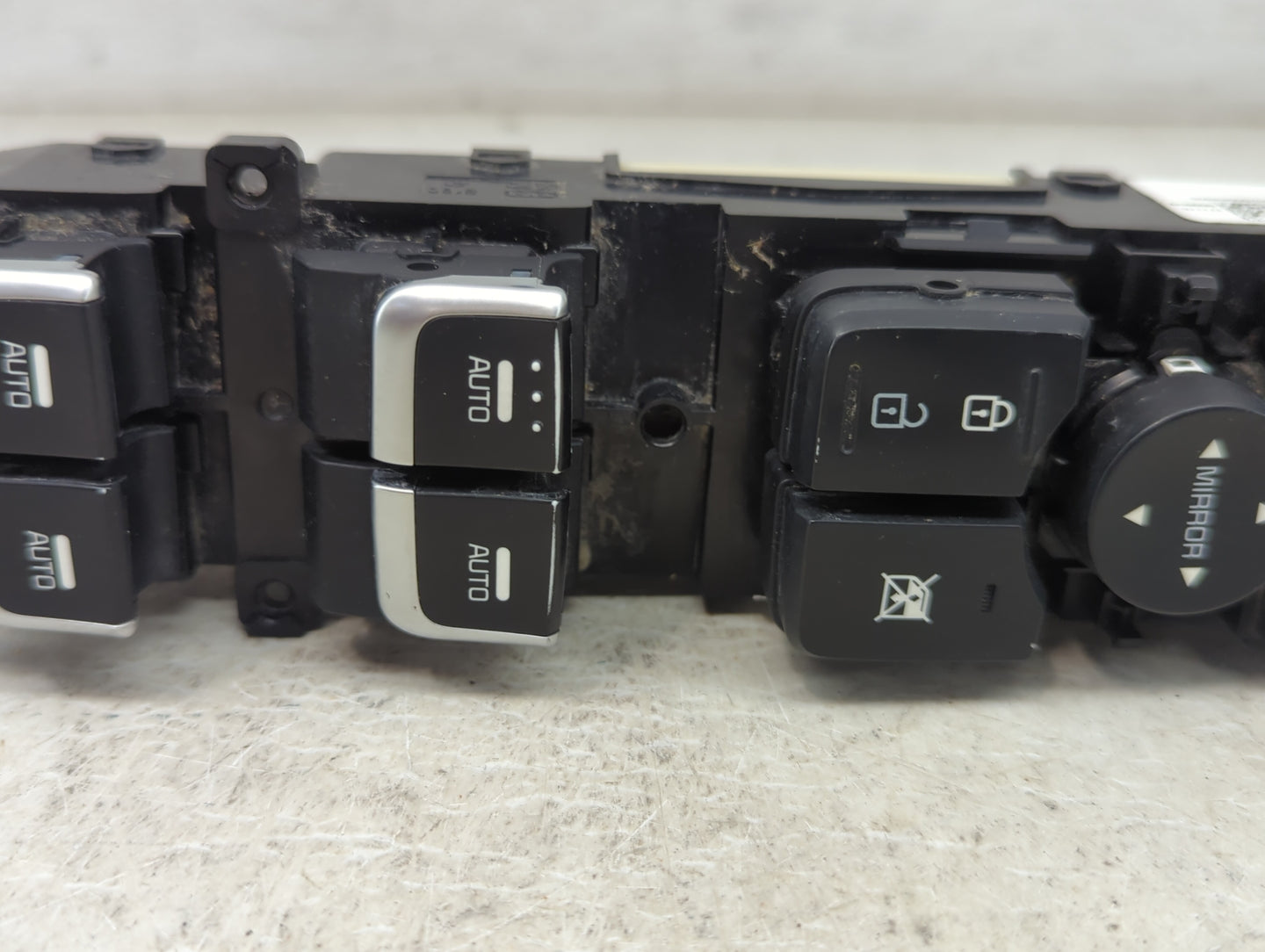 2019-2020 Kia Sorento Master Power Window Switch Replacement Driver Side Left P/N:93570C6BH0KHI Fits Fits 2019 2020 OEM Used