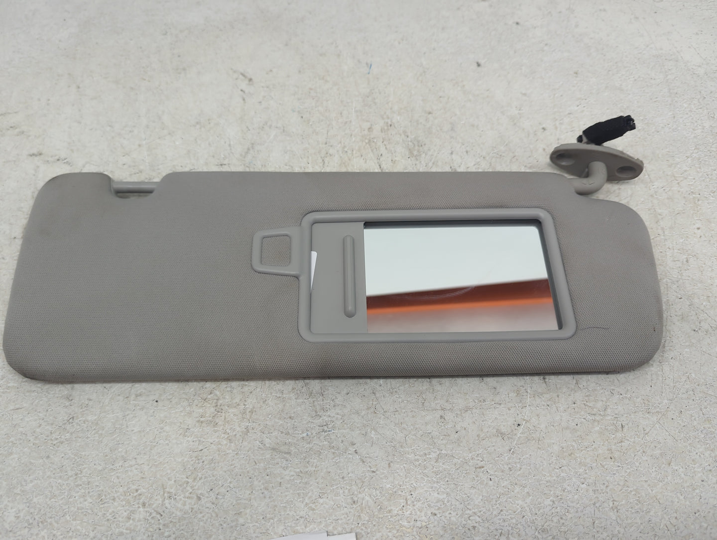 2016-2020 Kia Sorento Sun Visor Shade Replacement Passenger Right Mirror Fits Fits 2016 2017 2018 2019 2020 OEM Used Auto Pa