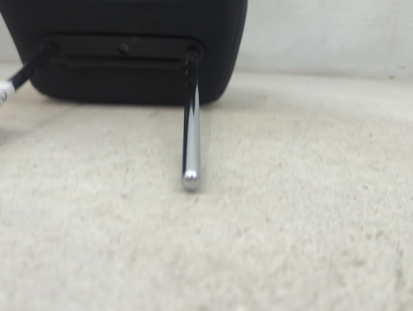 2019 Kia Sorento Headrest Head Rest Front Driver Seat Black 1472458 - Oemusedautoparts1.com