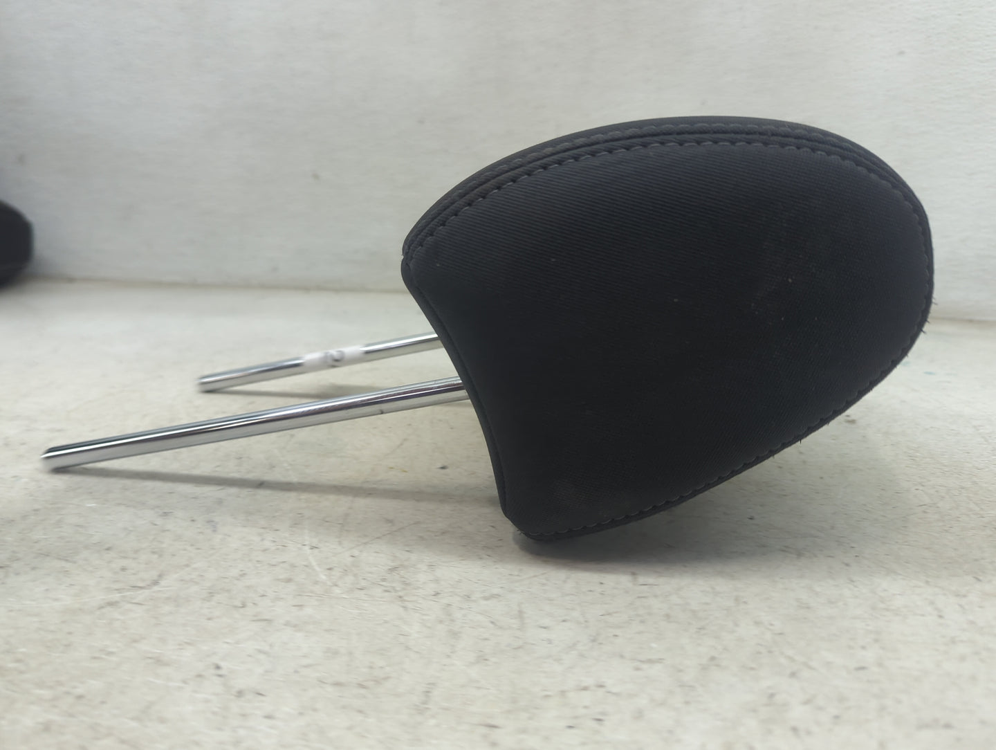 2019 Kia Sorento Headrest Head Rest Front Driver Seat Black 1472458 - Oemusedautoparts1.com