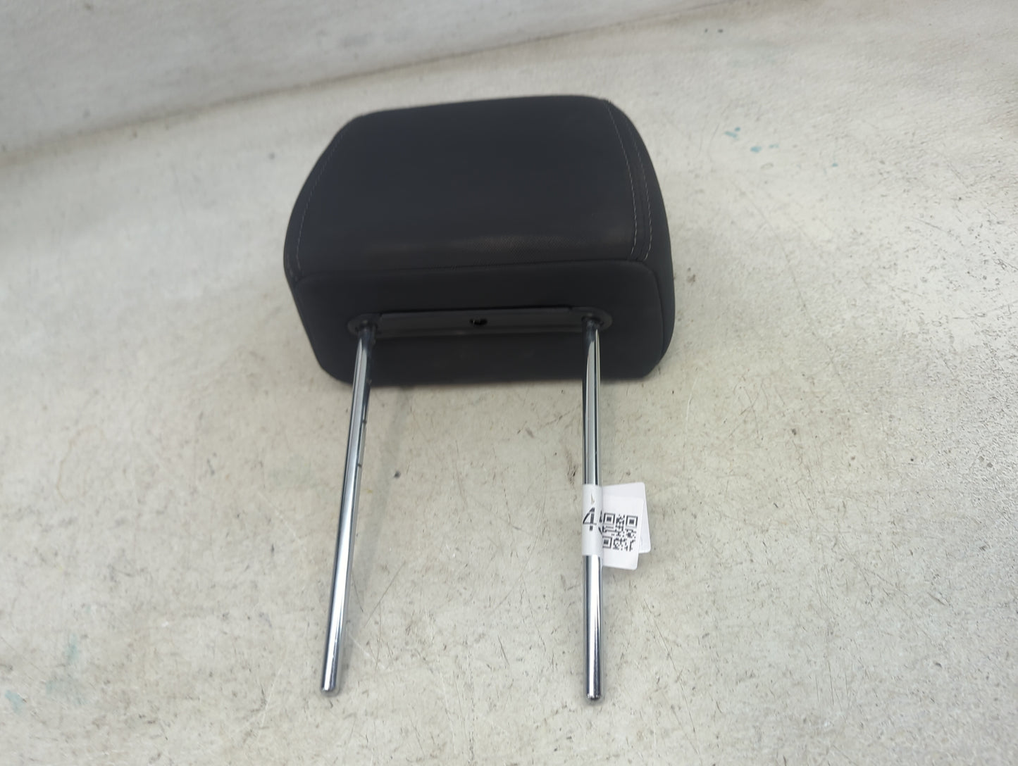 2019 Kia Sorento Headrest Head Rest Front Driver Seat Black 1472458 - Oemusedautoparts1.com