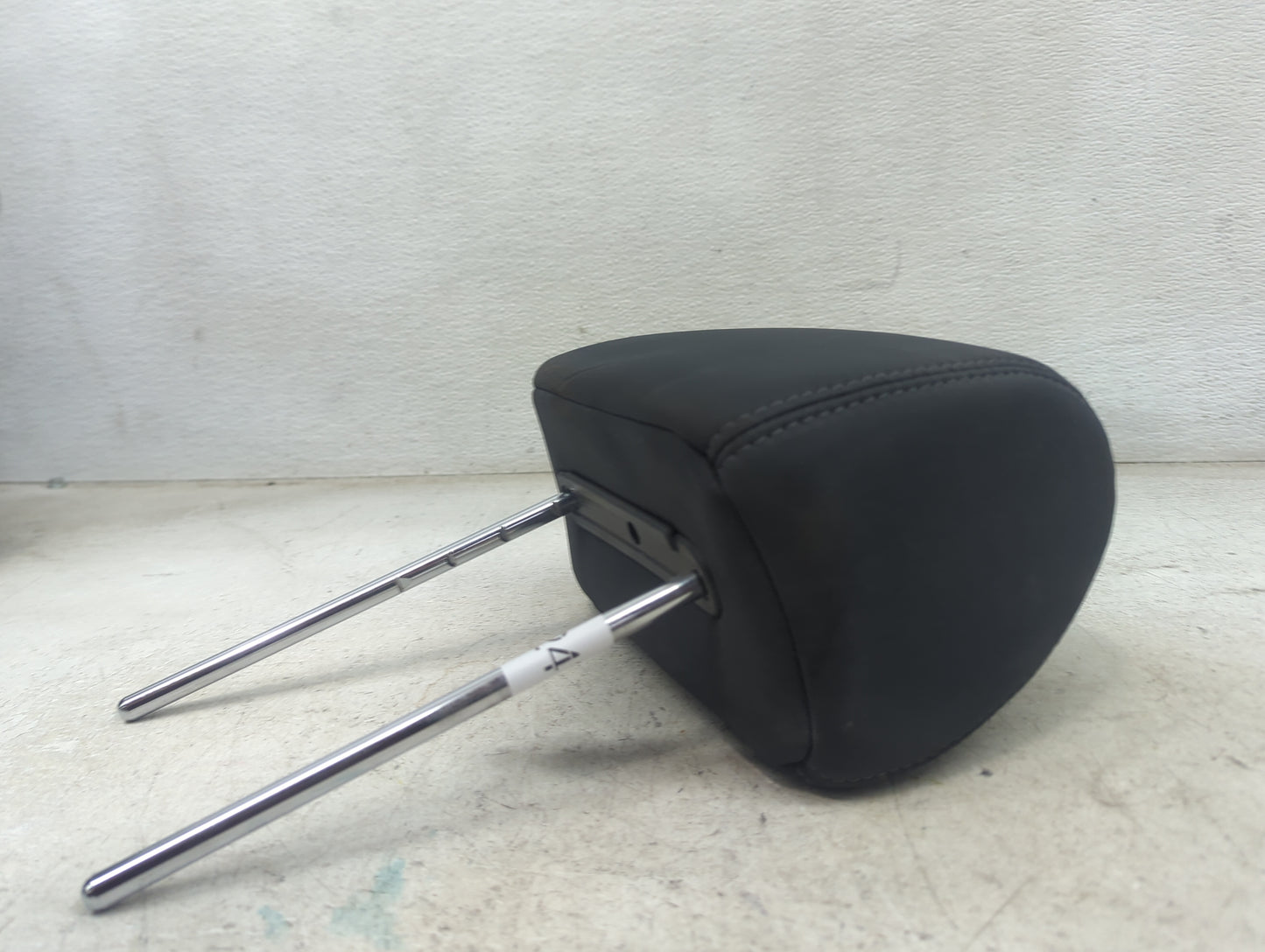 2019 Kia Sorento Headrest Head Rest Front Driver Passenger Seat Fits OEM Used Auto Parts - Oemusedautoparts1.com