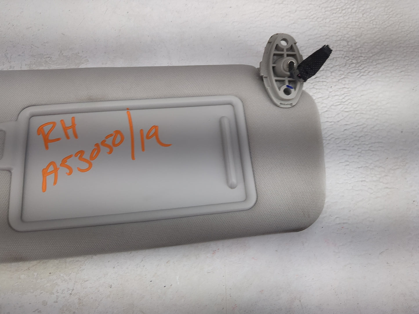 2016-2020 Kia Sorento Sun Visor Shade Replacement Passenger Right Mirror Fits Fits 2016 2017 2018 2019 2020 OEM Used Auto Pa