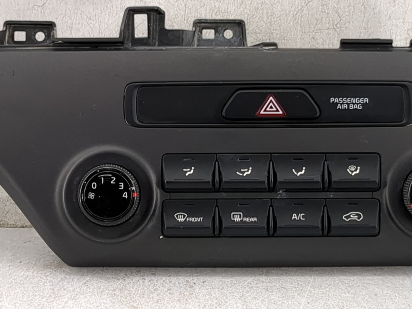 2019 Kia Sorento Climate Control Module Temperature AC/Heater Replacement P/N:97250-C6 AK5 Fits OEM Used Auto Parts - Oemuse