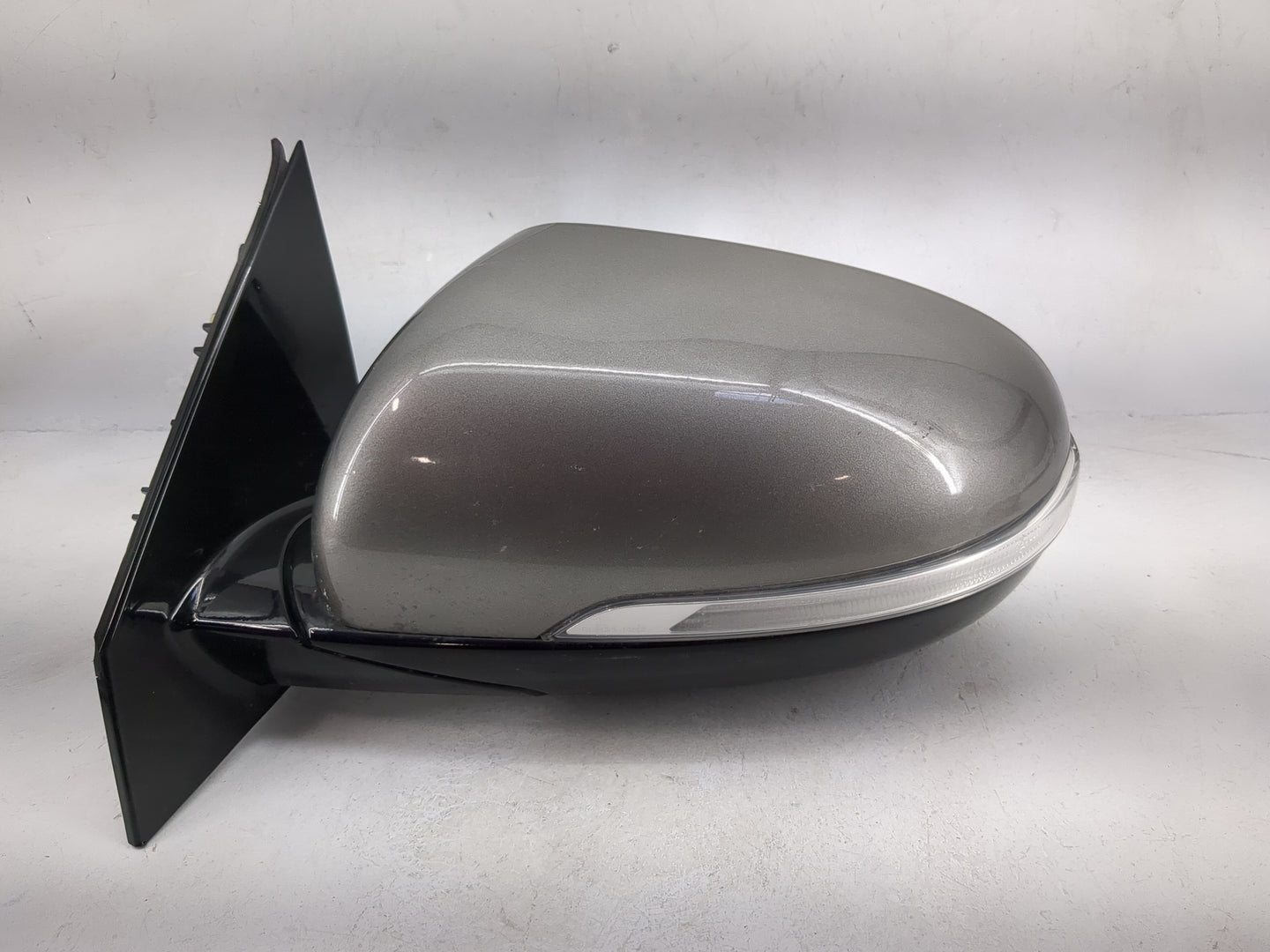 2017-2020 Kia Sorento Driver Side View Mirror - Left Door Mirror OEM Used - Oemusedautoparts1.com