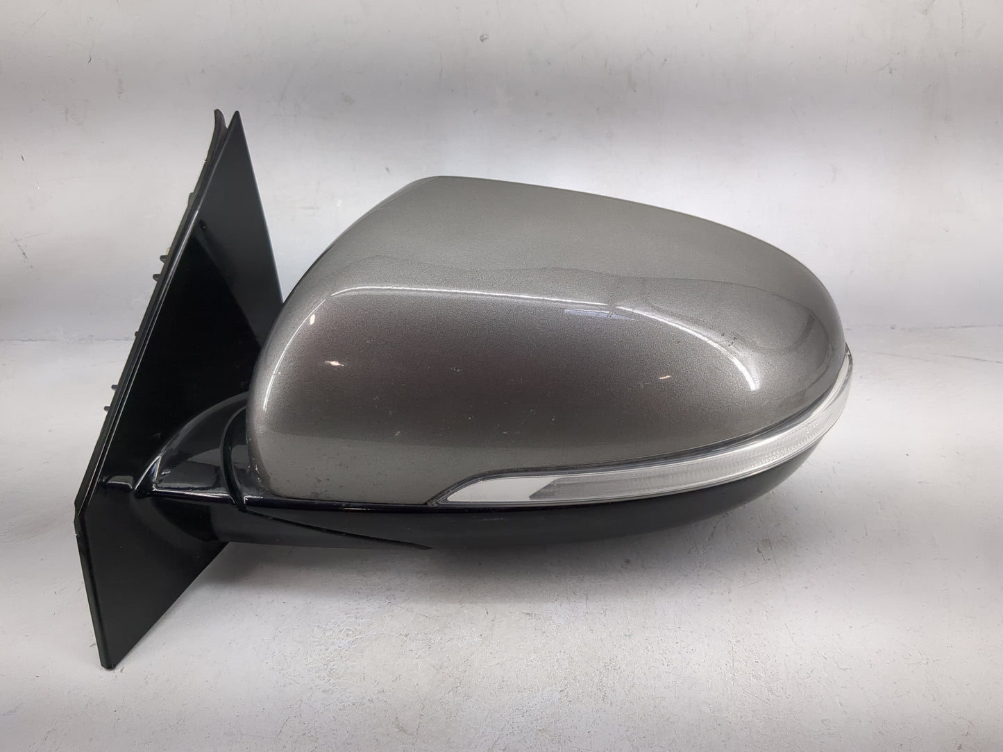 2017-2020 Kia Sorento Driver Side View Mirror - Left Door Mirror OEM Used - Oemusedautoparts1.com