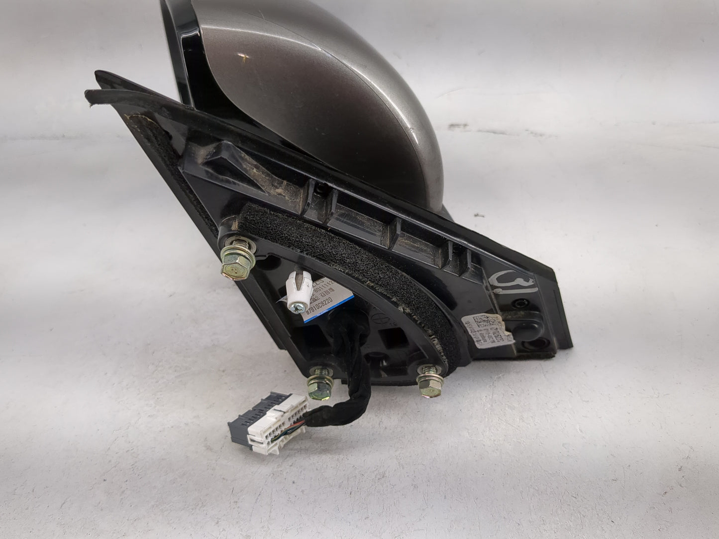 2017-2020 Kia Sorento Driver Side View Mirror - Left Door Mirror OEM Used - Oemusedautoparts1.com