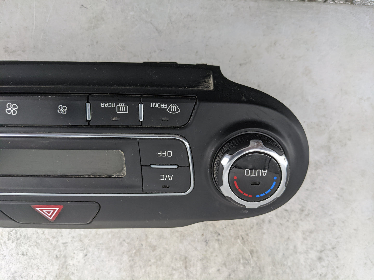 2019 Kia Sorento Climate Control Module Temperature AC/Heater Replacement P/N:97250-C6AB0 Fits OEM Used Auto Parts - Oemused