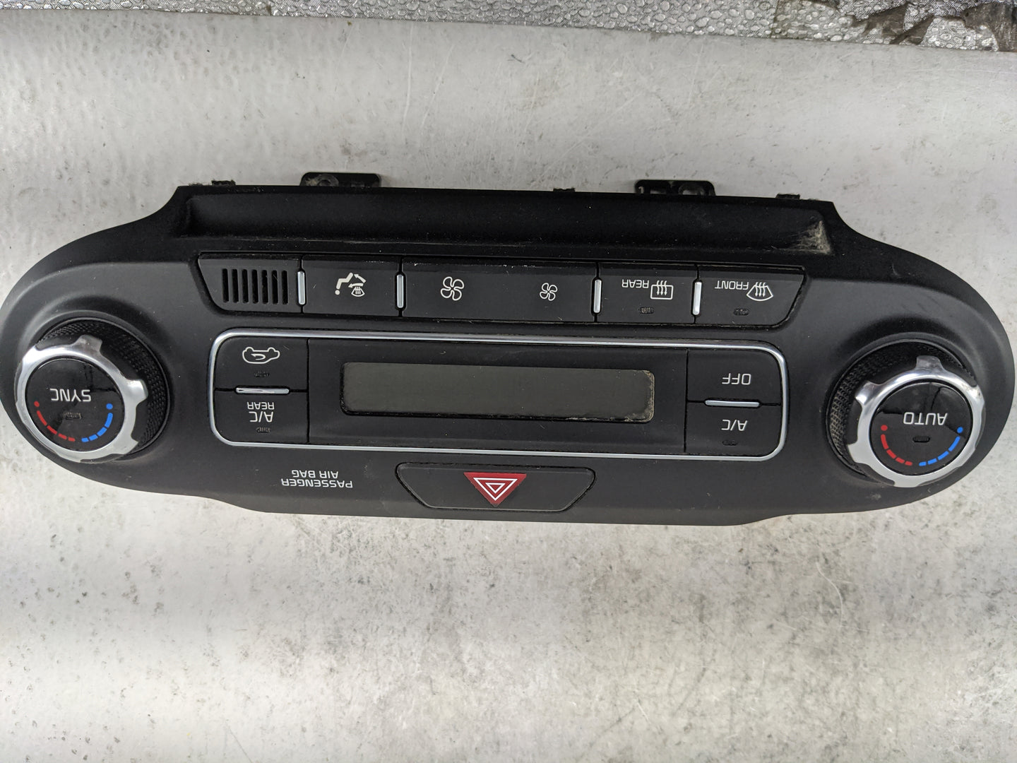 2019 Kia Sorento Climate Control Module Temperature AC/Heater Replacement P/N:97250-C6AB0 Fits OEM Used Auto Parts - Oemused