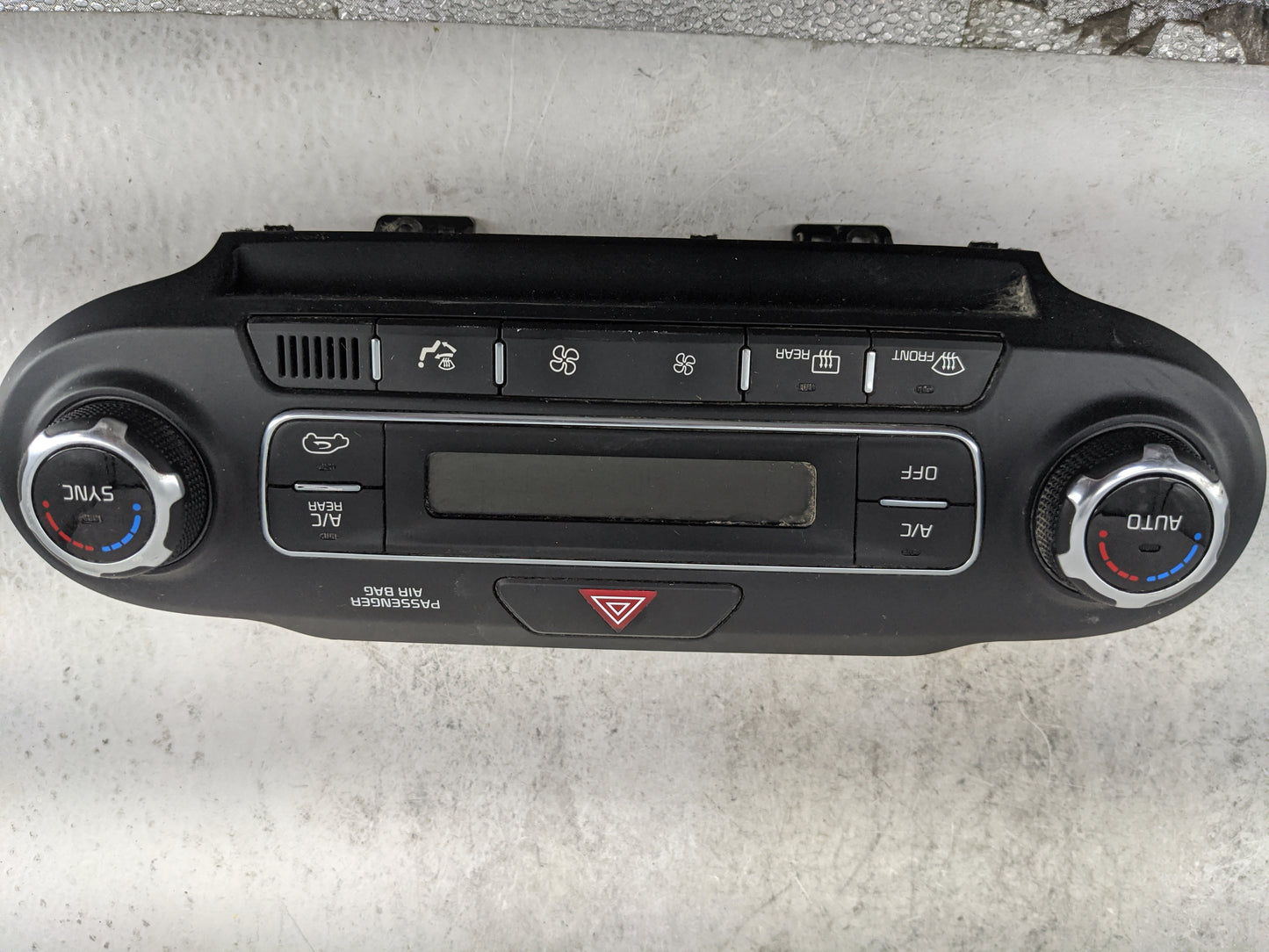 2019 Kia Sorento Climate Control Module Temperature AC/Heater Replacement P/N:97250-C6AB0 Fits OEM Used Auto Parts - Oemused