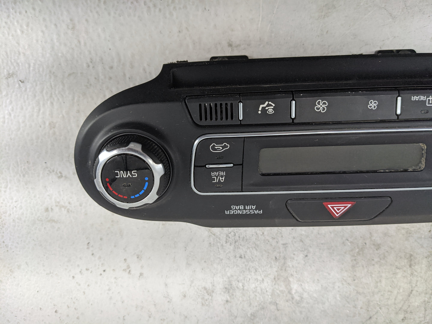 2019 Kia Sorento Climate Control Module Temperature AC/Heater Replacement P/N:97250-C6AB0 Fits OEM Used Auto Parts - Oemused