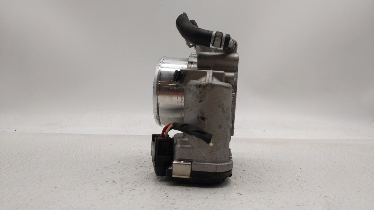 2016-2019 Kia Sorento Throttle Body P/N:0 280 750 618 35100-2G600 Fits Fits 2015 2016 2017 2018 2019 OEM Used Auto Parts - O
