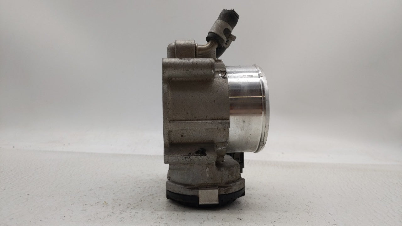 2016-2019 Kia Sorento Throttle Body P/N:0 280 750 618 35100-2G600 Fits Fits 2015 2016 2017 2018 2019 OEM Used Auto Parts - O