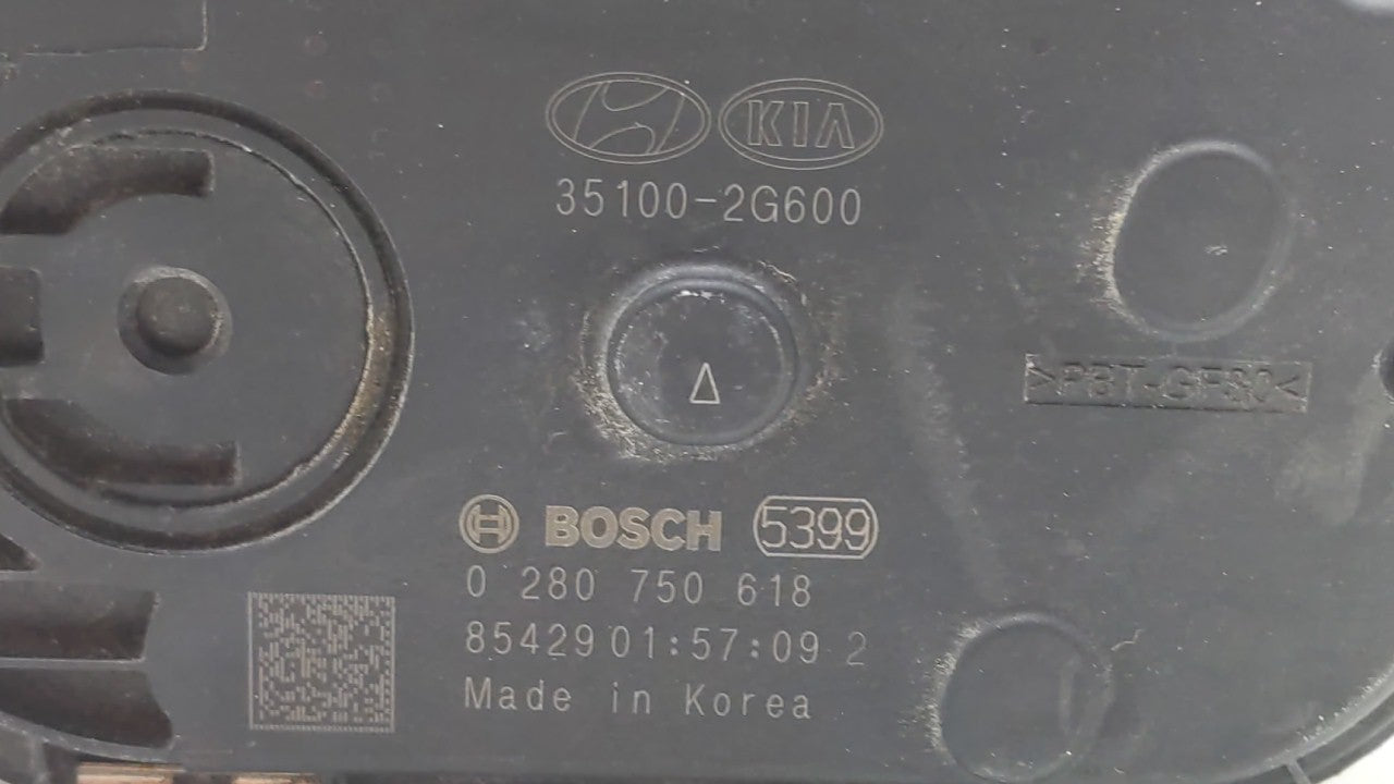 2016-2019 Kia Sorento Throttle Body P/N:0 280 750 618 35100-2G600 Fits Fits 2015 2016 2017 2018 2019 OEM Used Auto Parts - O