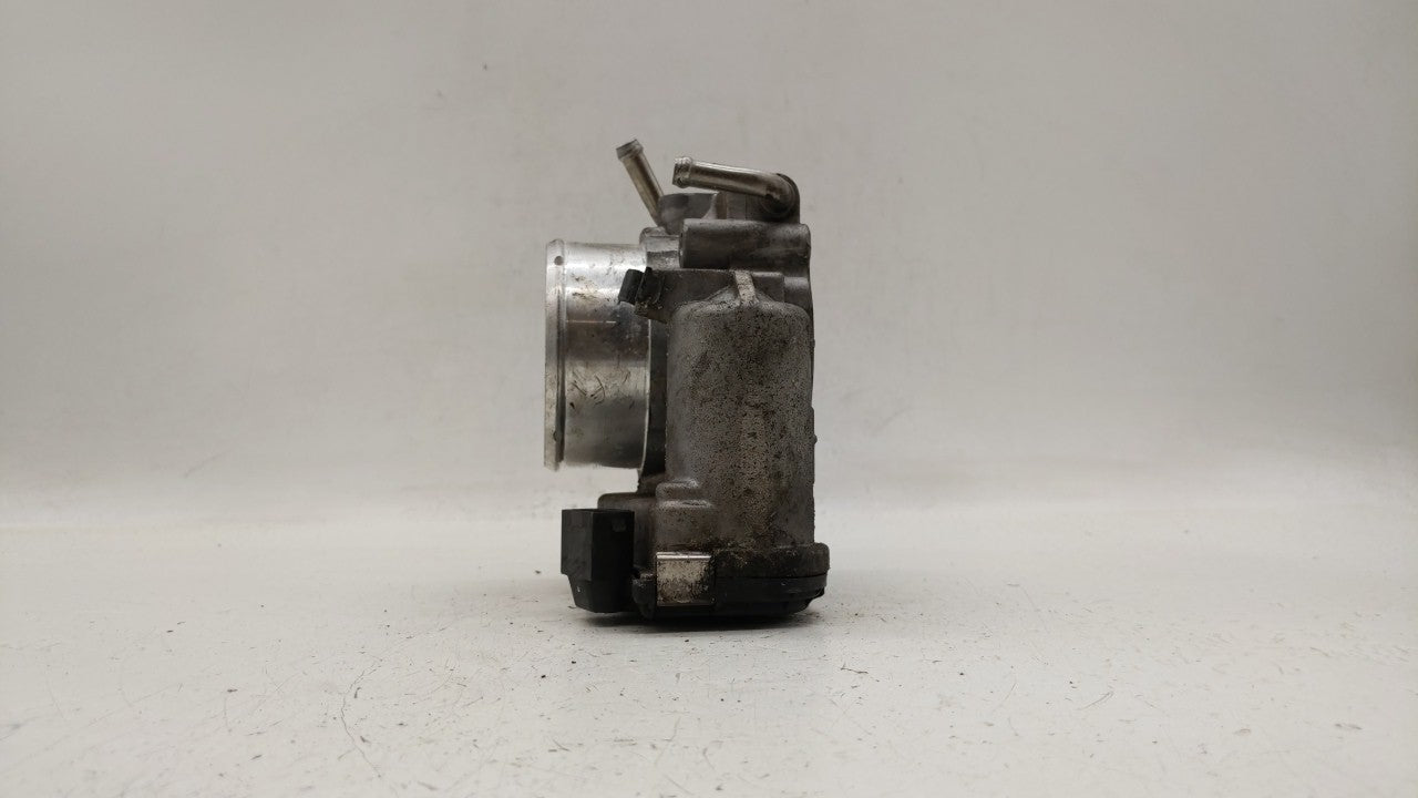 2016-2019 Kia Sorento Throttle Body P/N:0 280 750 618 35100-2G600 Fits Fits 2015 2016 2017 2018 2019 OEM Used Auto Parts - O