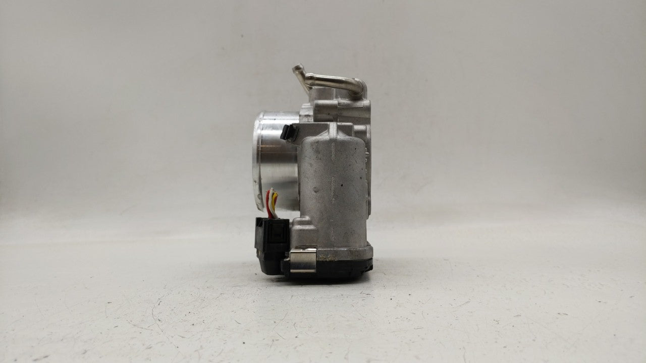 2016-2019 Kia Sorento Throttle Body P/N:0 280 750 618 35100-2G600 Fits Fits 2015 2016 2017 2018 2019 OEM Used Auto Parts - O