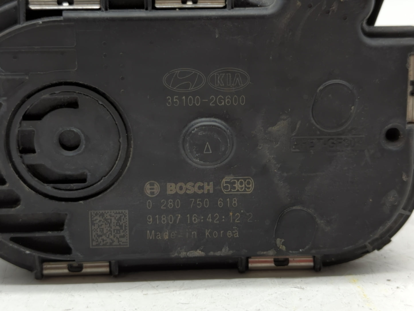 2016-2019 Kia Sorento Throttle Body P/N:35100-2G600 Fits Fits 2015 2016 2017 2018 2019 OEM Used Auto Parts - Oemusedautopart