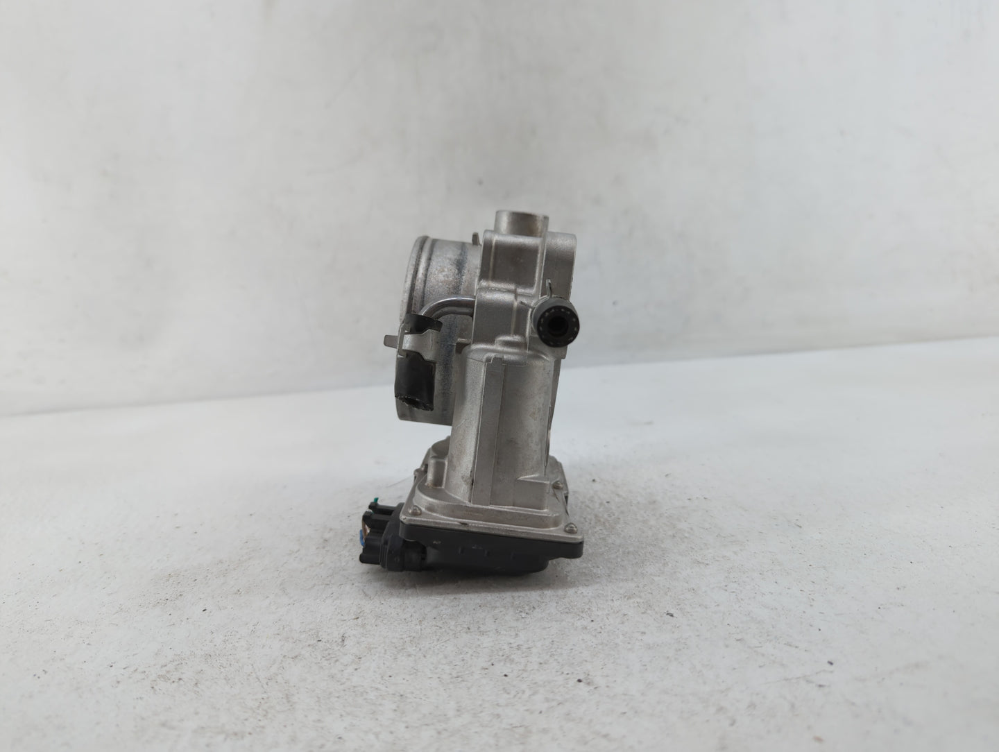 2019-2020 Kia Sorento Throttle Body P/N:35100-3L100 35100-3B100 Fits Fits 2017 2018 2019 2020 2021 2022 OEM Used Auto Parts 