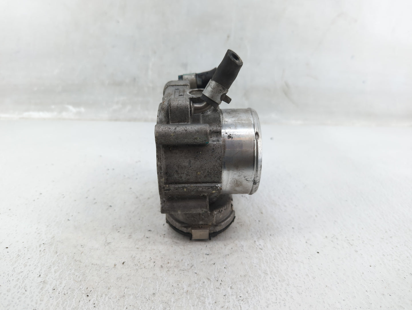 2016-2020 Kia Sorento Throttle Body P/N:35100-2G600 Fits Fits 2015 2016 2017 2018 2019 2020 2021 OEM Used Auto Parts - Oemus
