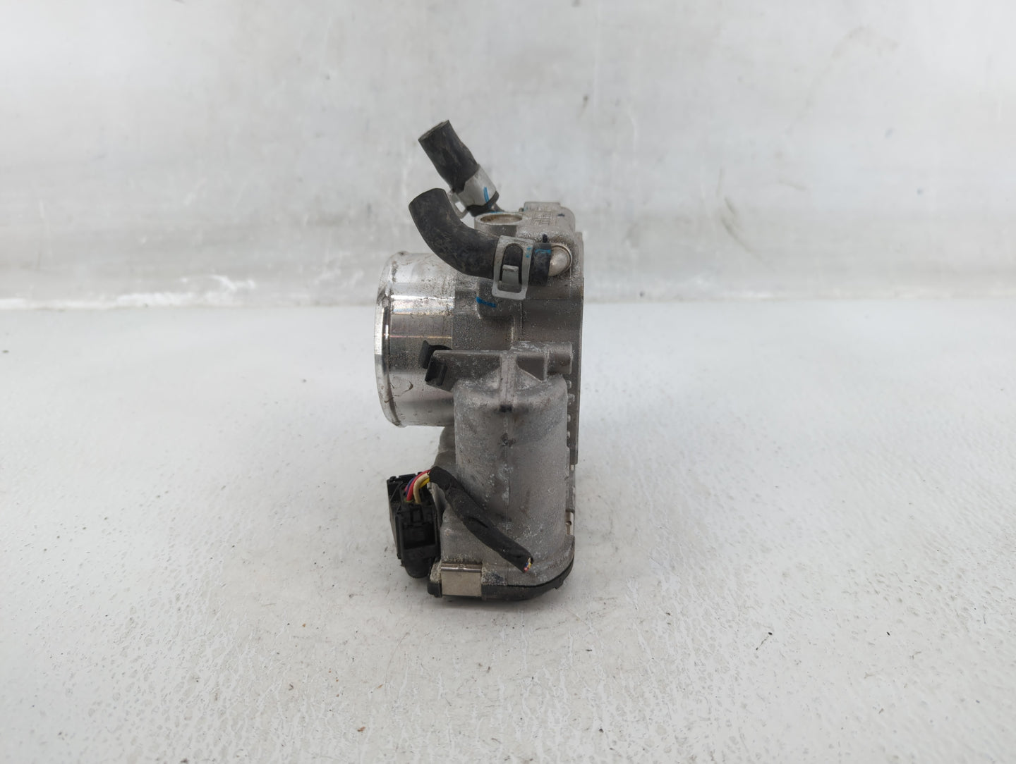 2016-2020 Kia Sorento Throttle Body P/N:35100-2G600 Fits Fits 2015 2016 2017 2018 2019 2020 2021 OEM Used Auto Parts - Oemus