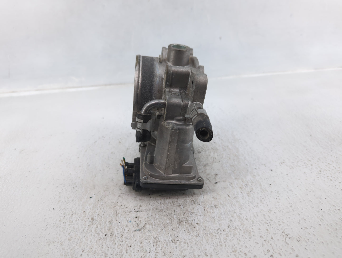 2019-2020 Kia Sorento Throttle Body P/N:35100-3L100 Fits Fits 2017 2018 2019 2020 2021 2022 OEM Used Auto Parts - Oemusedaut