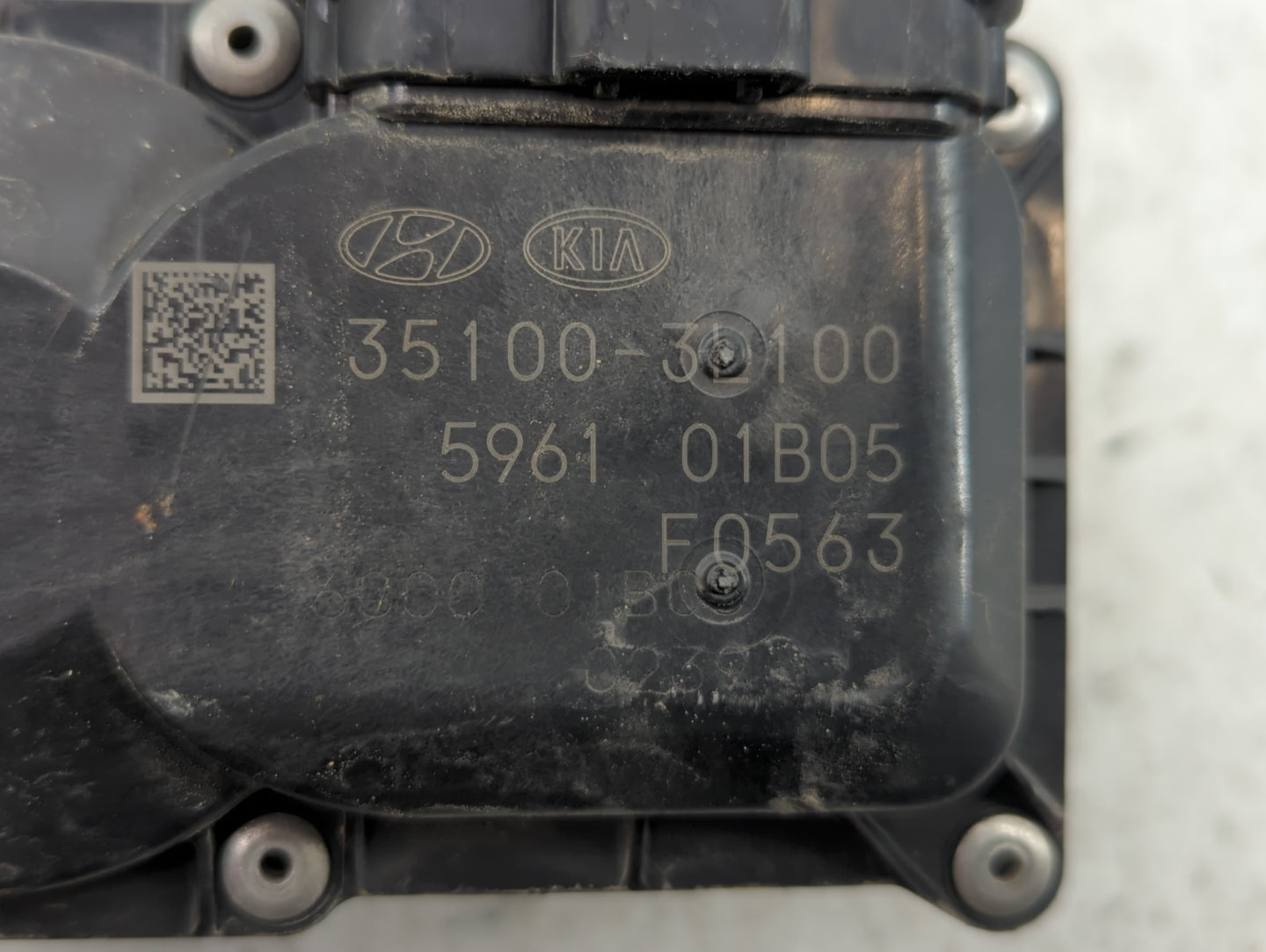 2019-2020 Kia Sorento Throttle Body P/N:35100-3L100 Fits Fits 2017 2018 2019 2020 2021 2022 OEM Used Auto Parts - Oemusedaut
