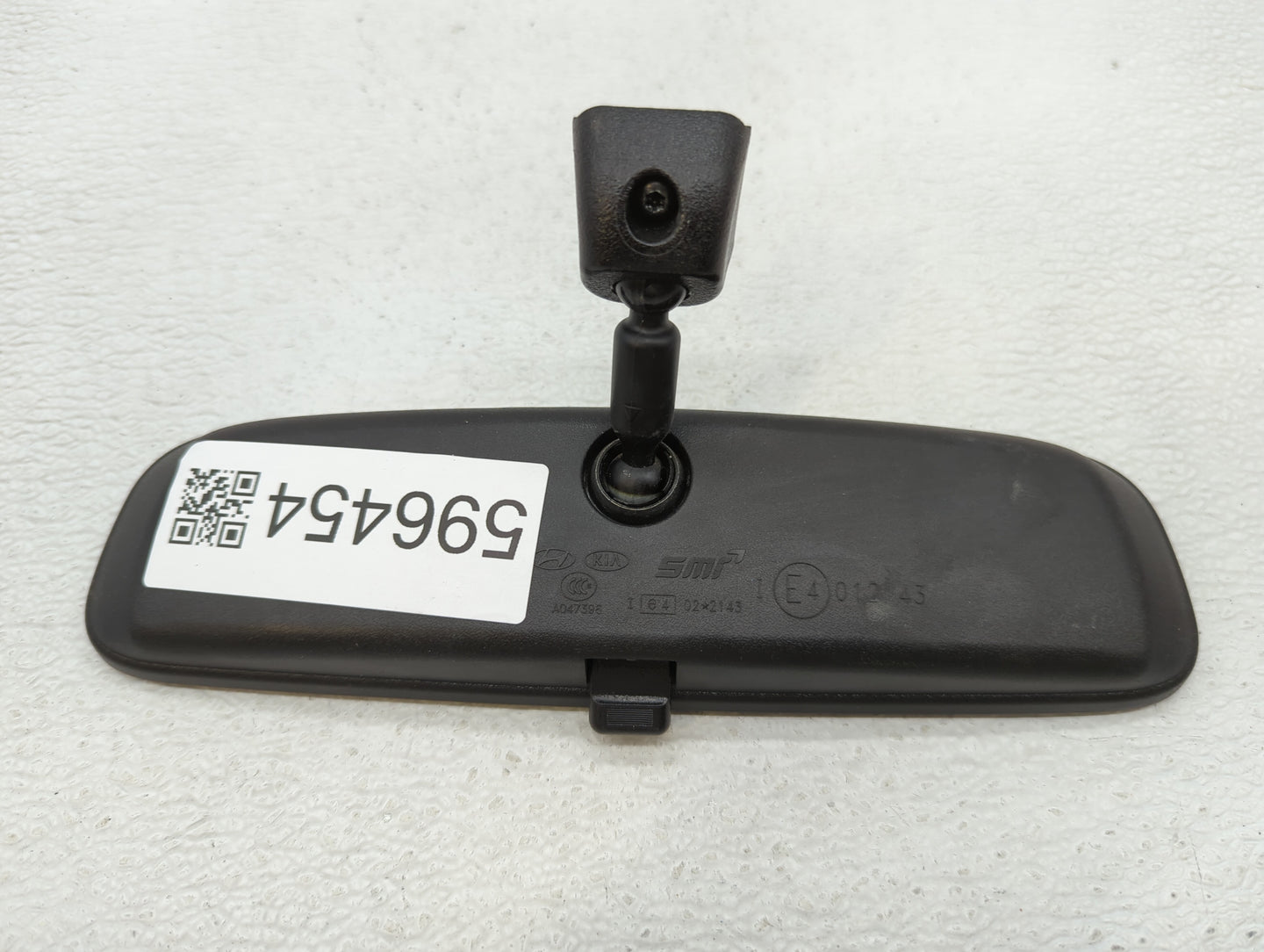2016-2020 Kia Sorento Interior Rear View Mirror Replacement OEM P/N:E4012143 Fits OEM Used Auto Parts - Oemusedautoparts1.co