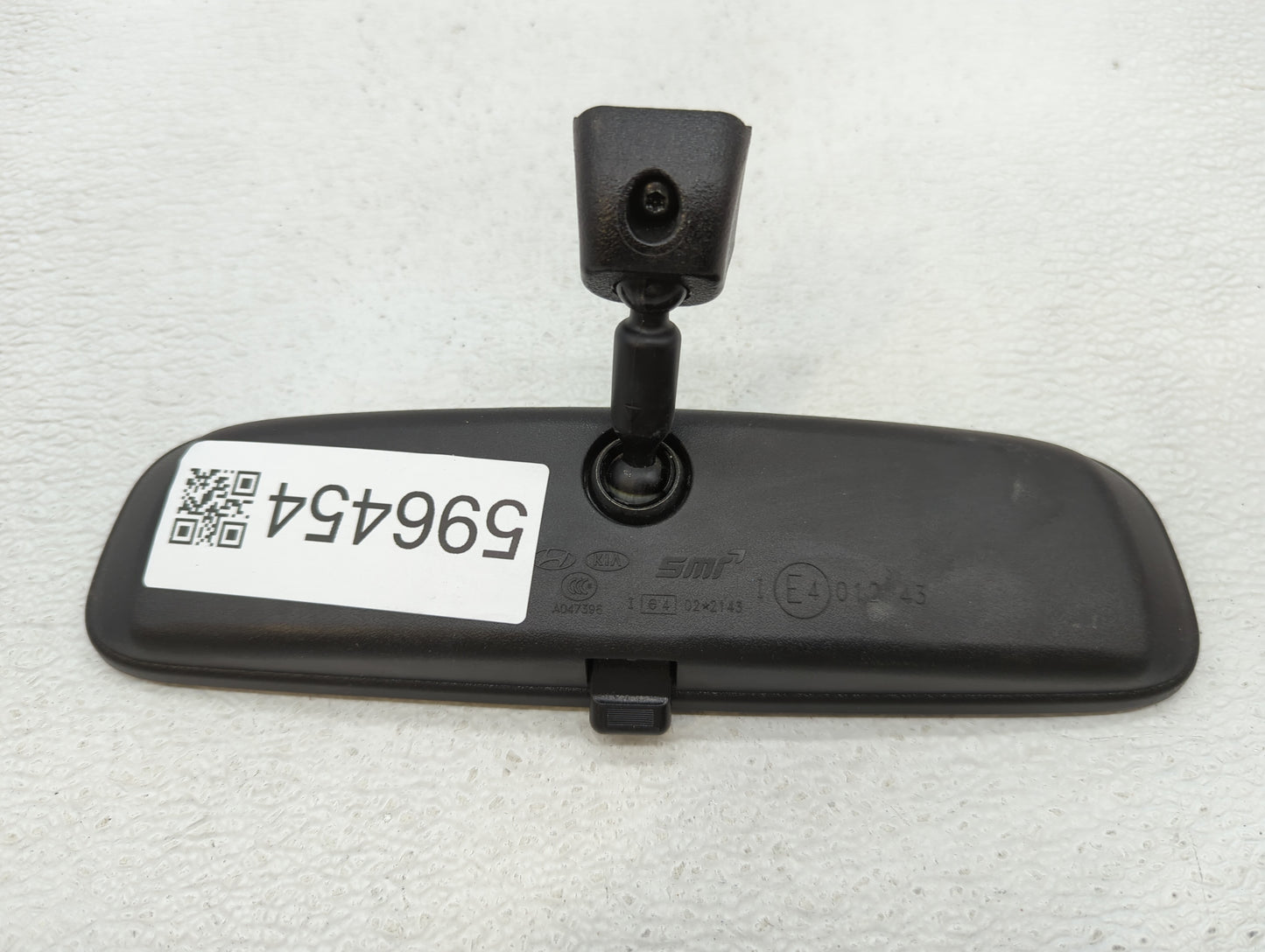 2016-2020 Kia Sorento Interior Rear View Mirror Replacement OEM P/N:E4012143 Fits OEM Used Auto Parts - Oemusedautoparts1.co