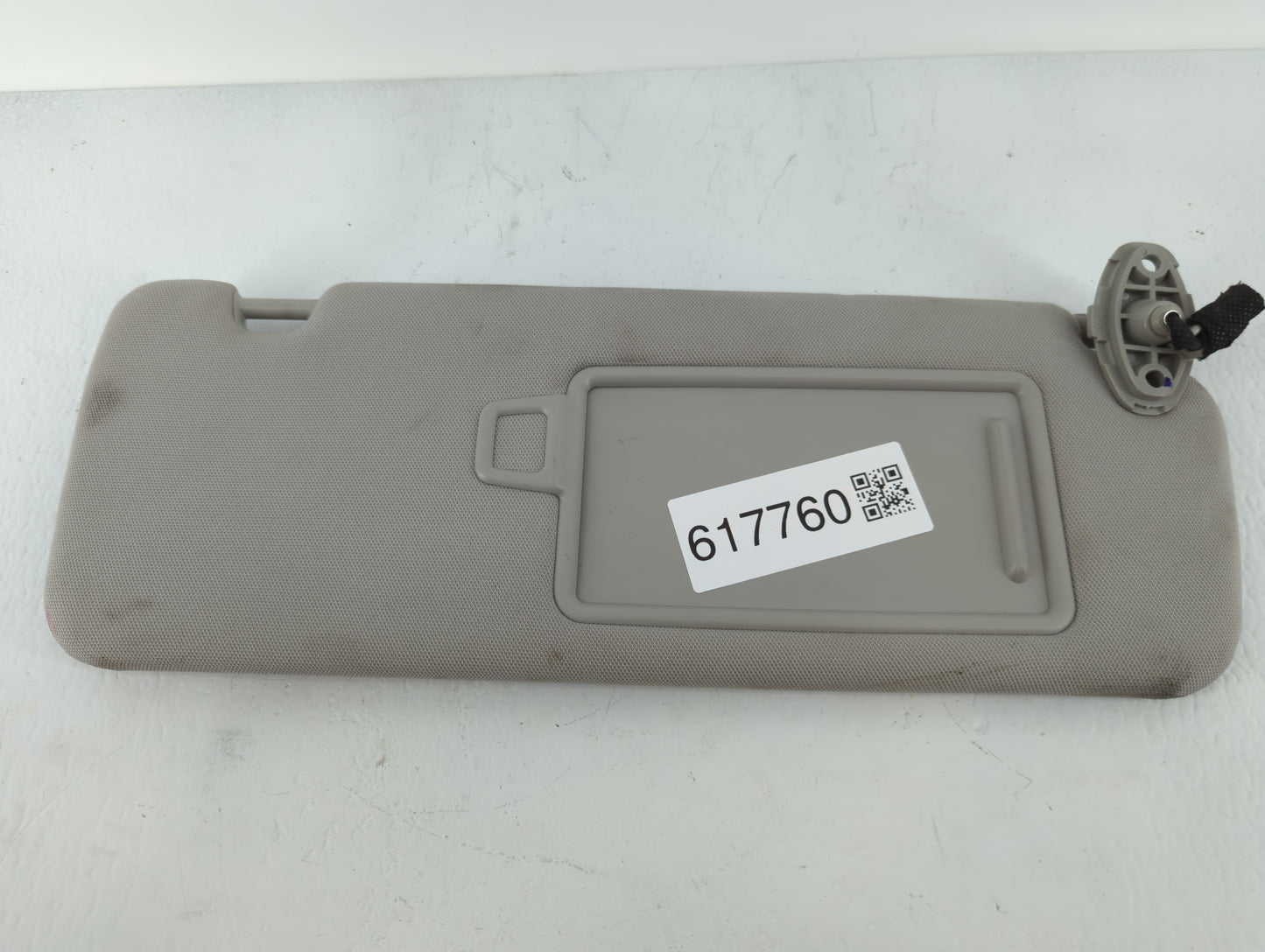 2016-2020 Kia Sorento Sun Visor Shade Replacement Passenger Right Mirror Fits Fits 2016 2017 2018 2019 2020 OEM Used Auto Pa