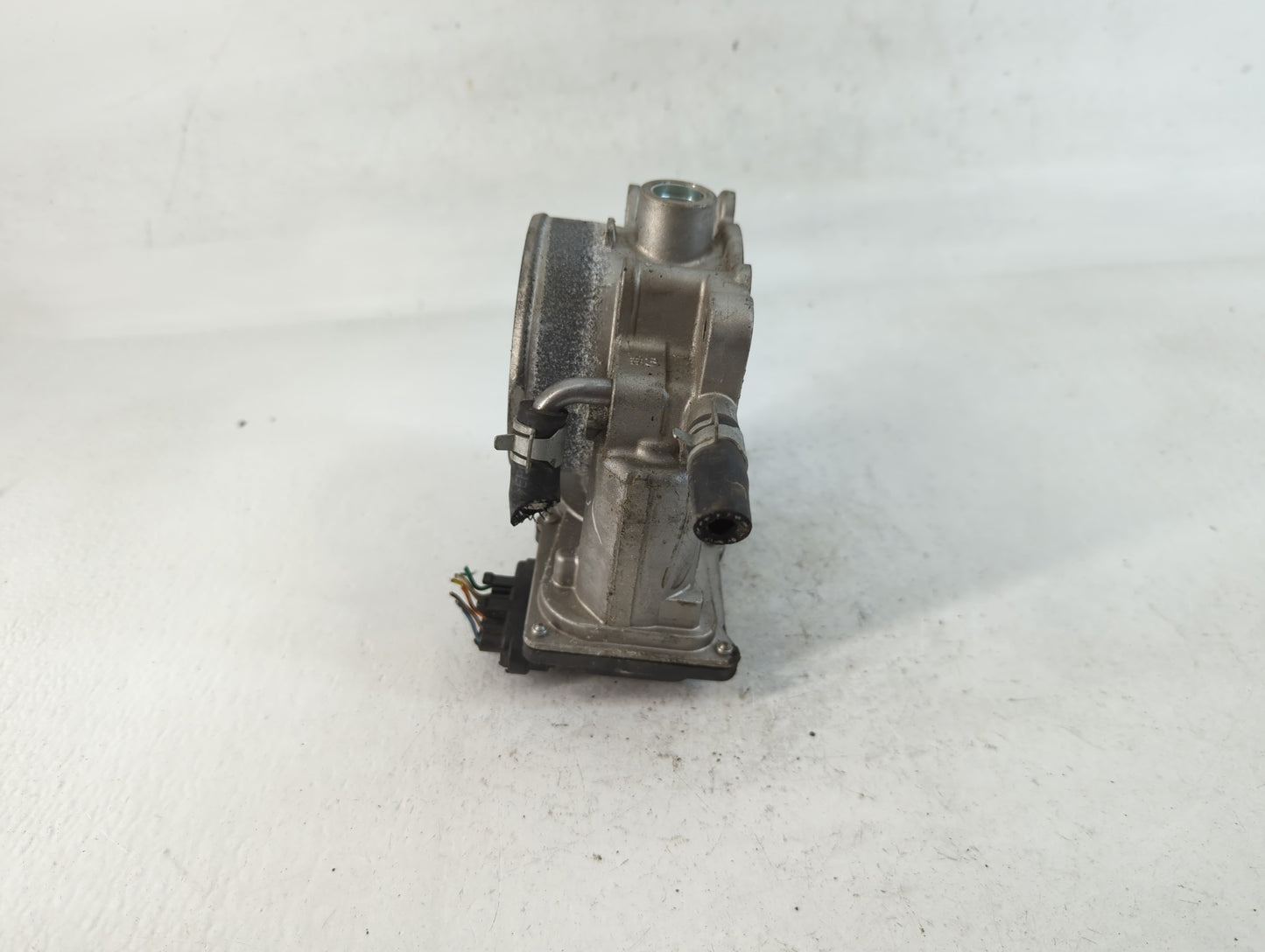 2019-2020 Kia Sorento Throttle Body P/N:35100-2L100 Fits Fits 2017 2018 2019 2020 2021 2022 OEM Used Auto Parts - Oemusedaut