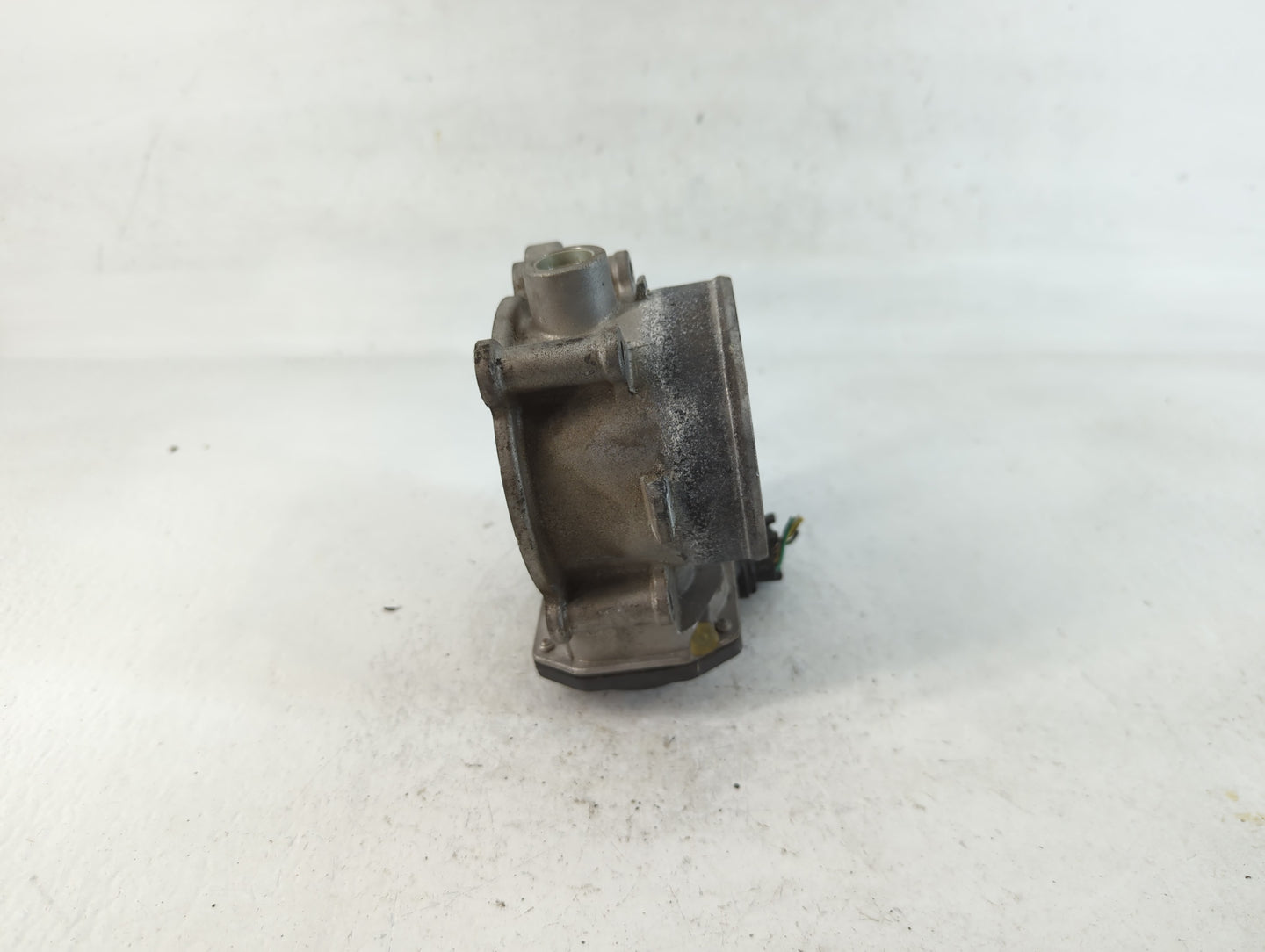 2019-2020 Kia Sorento Throttle Body P/N:35100-2L100 Fits Fits 2017 2018 2019 2020 2021 2022 OEM Used Auto Parts - Oemusedaut