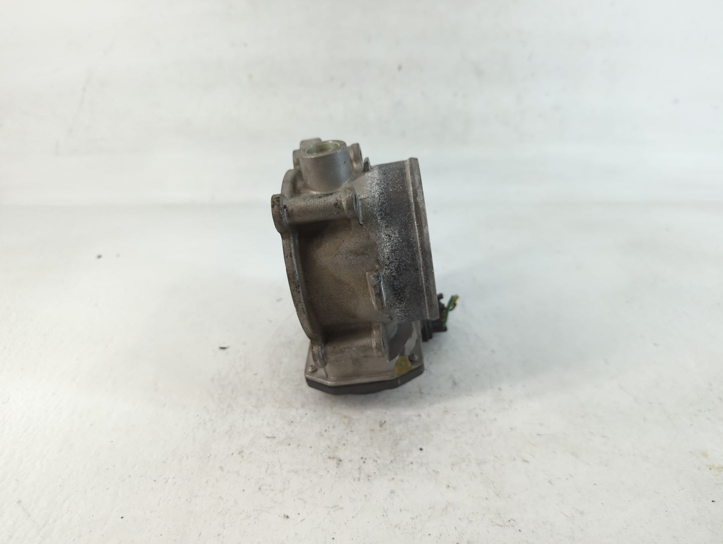 2019-2020 Kia Sorento Throttle Body P/N:35100-2L100 Fits Fits 2017 2018 2019 2020 2021 2022 OEM Used Auto Parts - Oemusedaut