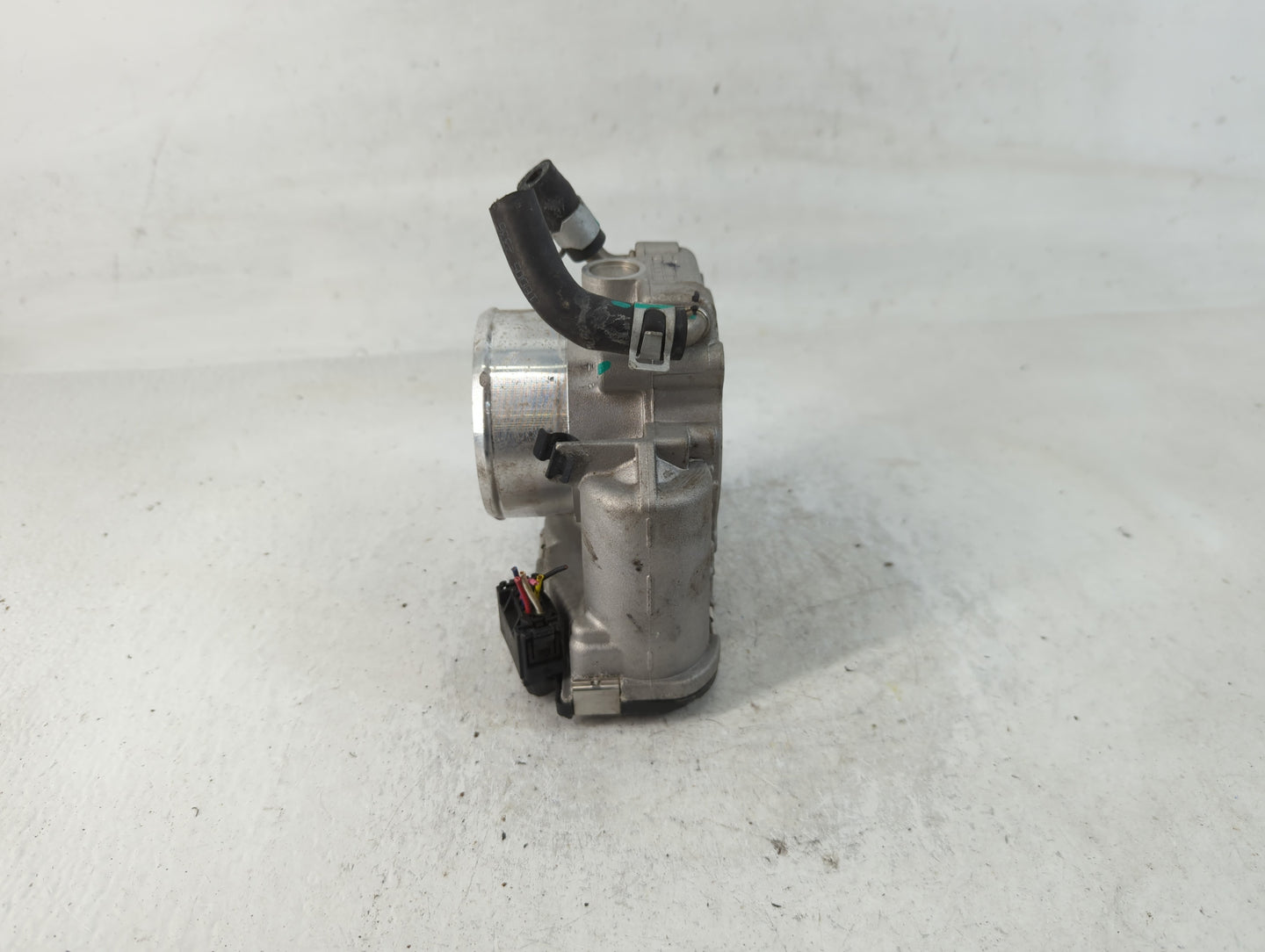 2016-2020 Kia Sorento Throttle Body P/N:35100-2G600 Fits Fits 2015 2016 2017 2018 2019 2020 2021 OEM Used Auto Parts - Oemus