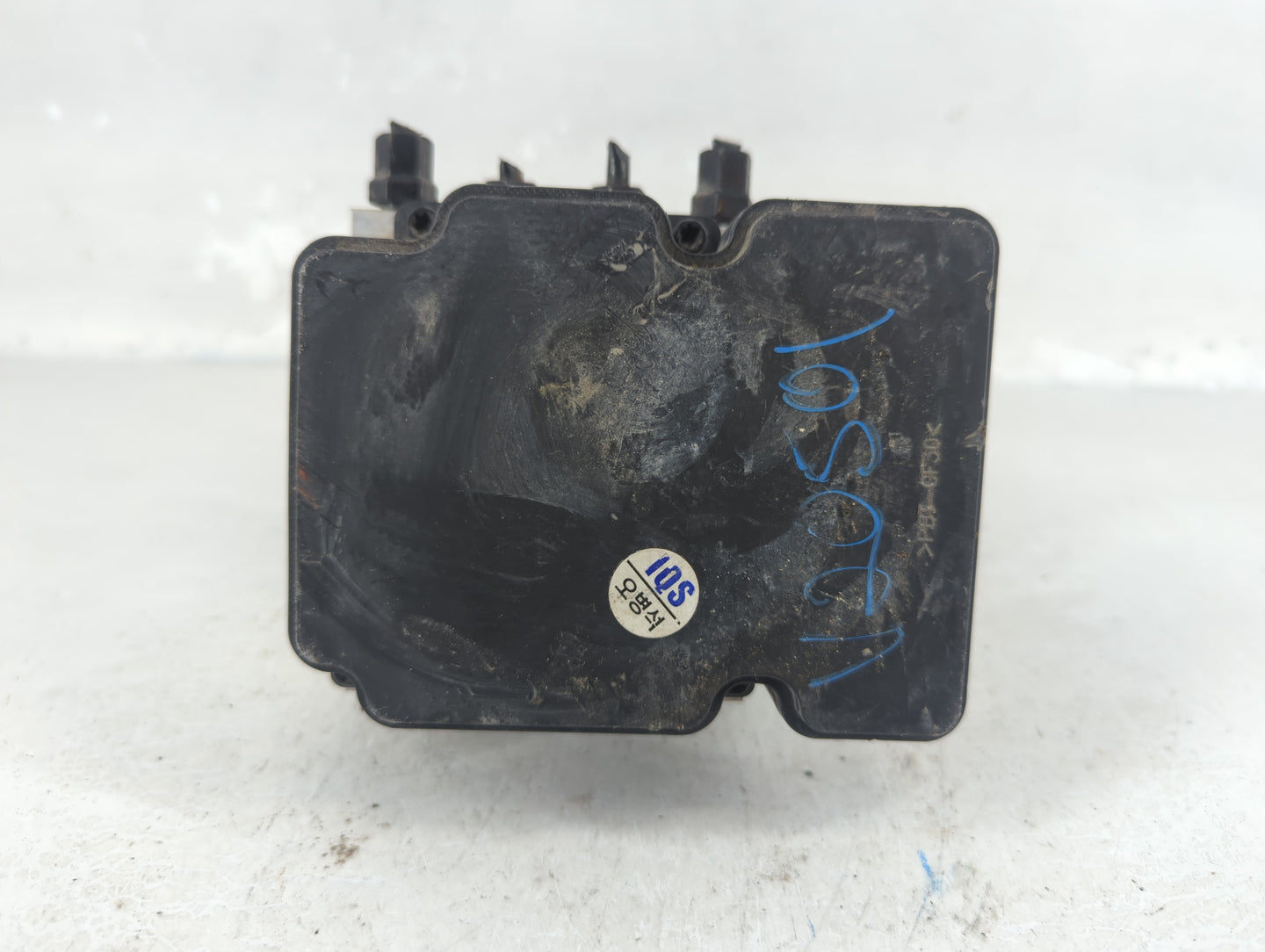 2019-2020 Kia Sorento ABS Pump Control Module Replacement P/N:58910-C6200 C5689-24500 Fits Fits 2019 2020 OEM Used Auto Part