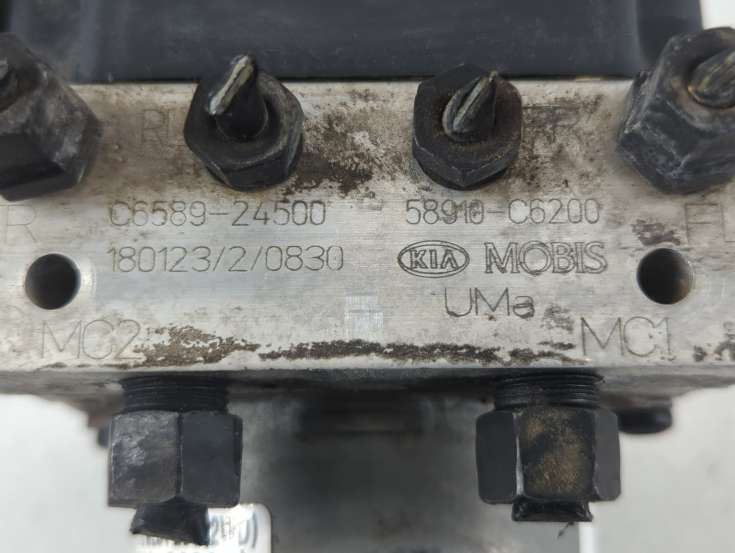 2019-2020 Kia Sorento ABS Pump Control Module Replacement P/N:58910-C6200 C5689-24500 Fits Fits 2019 2020 OEM Used Auto Part