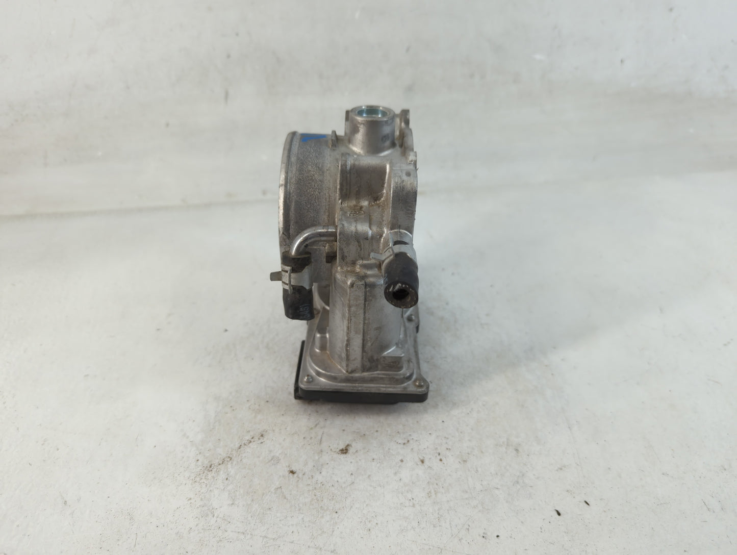 2019-2020 Kia Sorento Throttle Body P/N:35100-3L100 Fits Fits 2017 2018 2019 2020 2021 2022 OEM Used Auto Parts - Oemusedaut