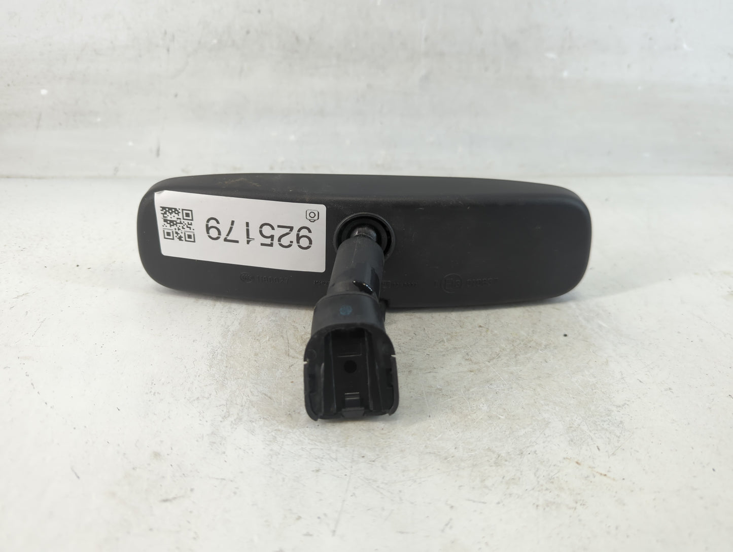 2016-2020 Kia Sorento Interior Rear View Mirror Replacement OEM P/N:E13010837 Fits OEM Used Auto Parts - Oemusedautoparts1.c