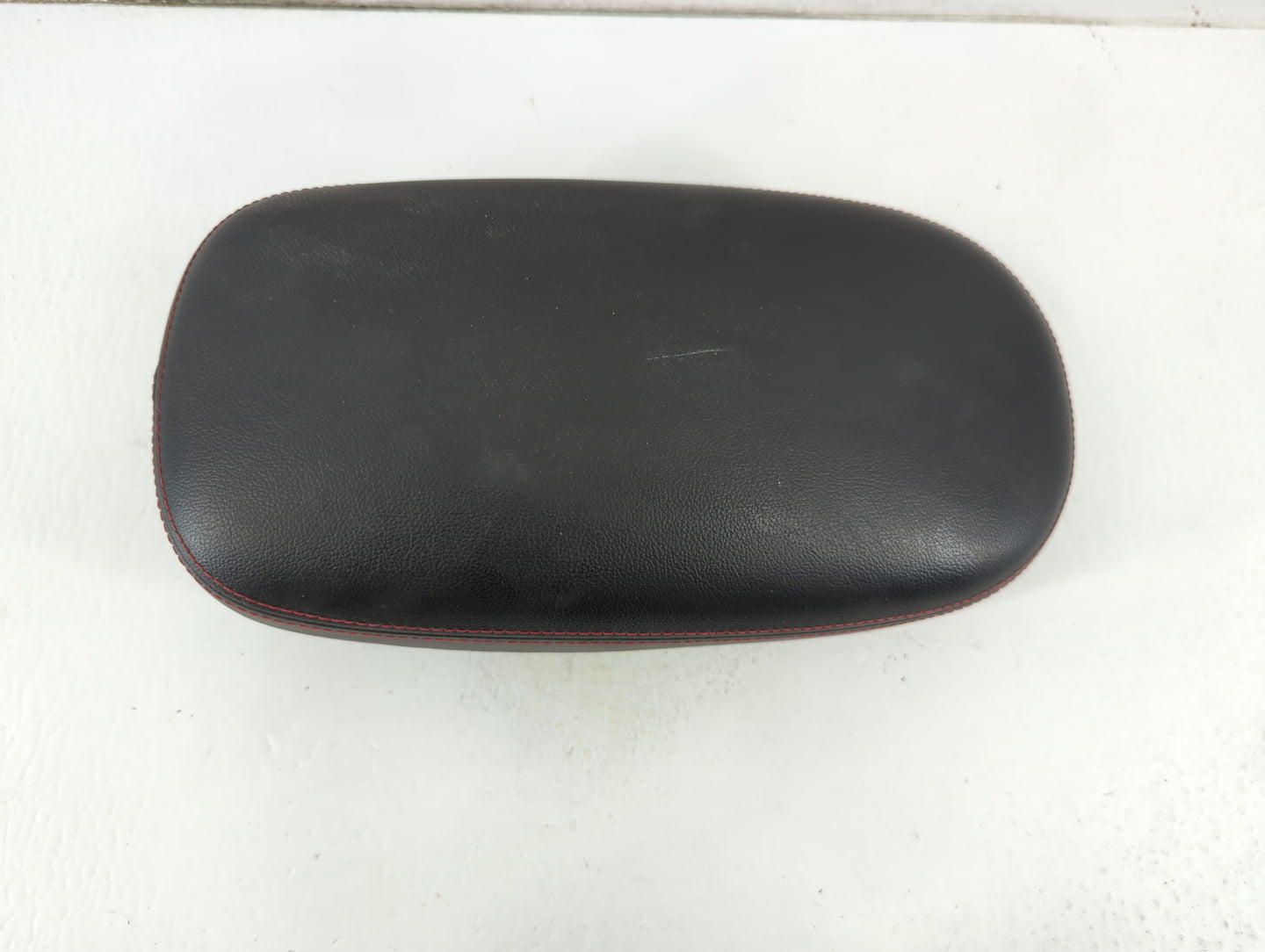 2014-2019 Kia Soul Center Console Armrest Cover Lid P/N:84661-B2101 Fits Fits 2014 2015 2016 2017 2018 2019 OEM Used Auto Pa