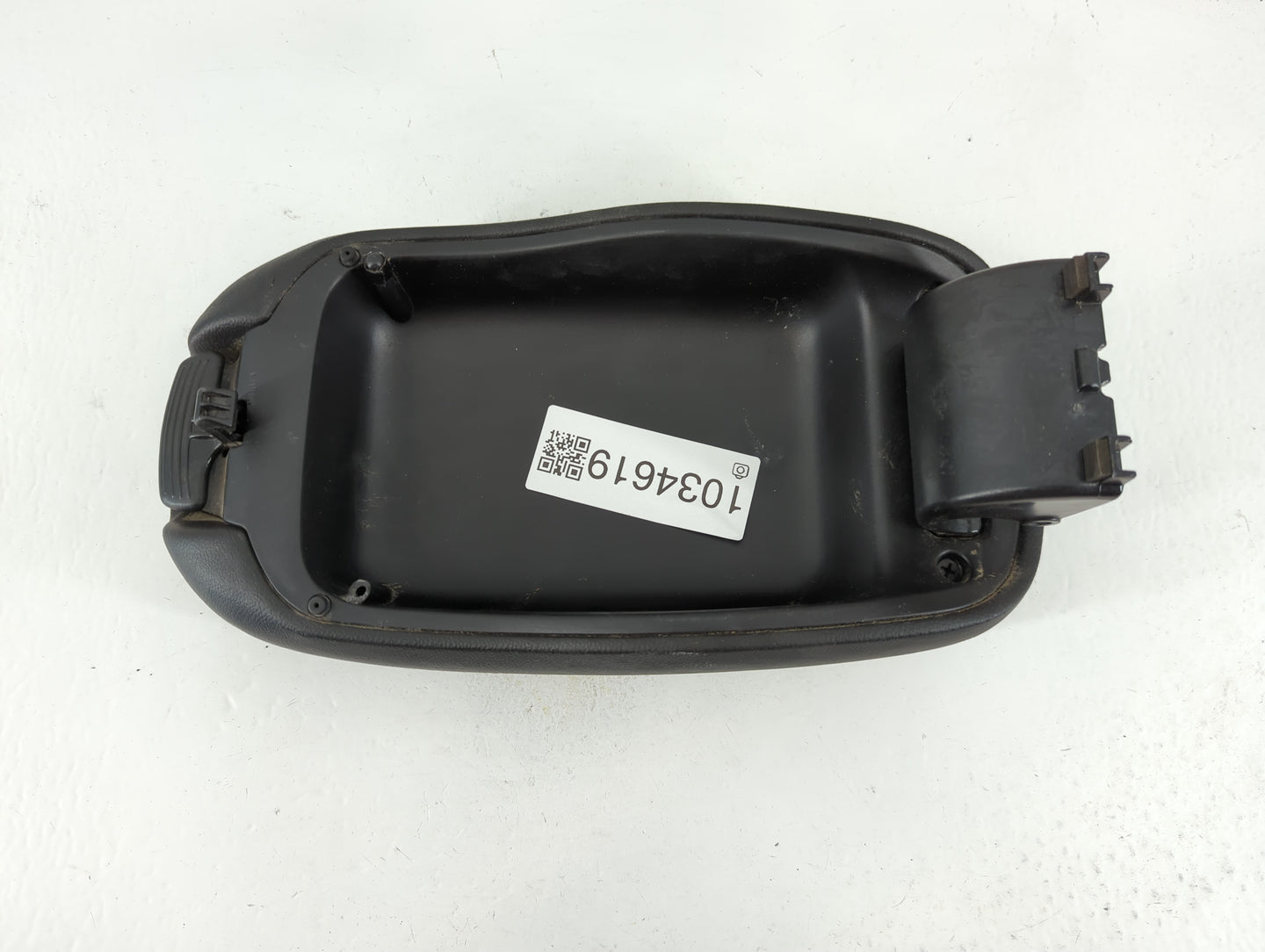 2014-2019 Kia Soul Center Console Armrest Cover Lid P/N:84661-B2101 Fits Fits 2014 2015 2016 2017 2018 2019 OEM Used Auto Pa