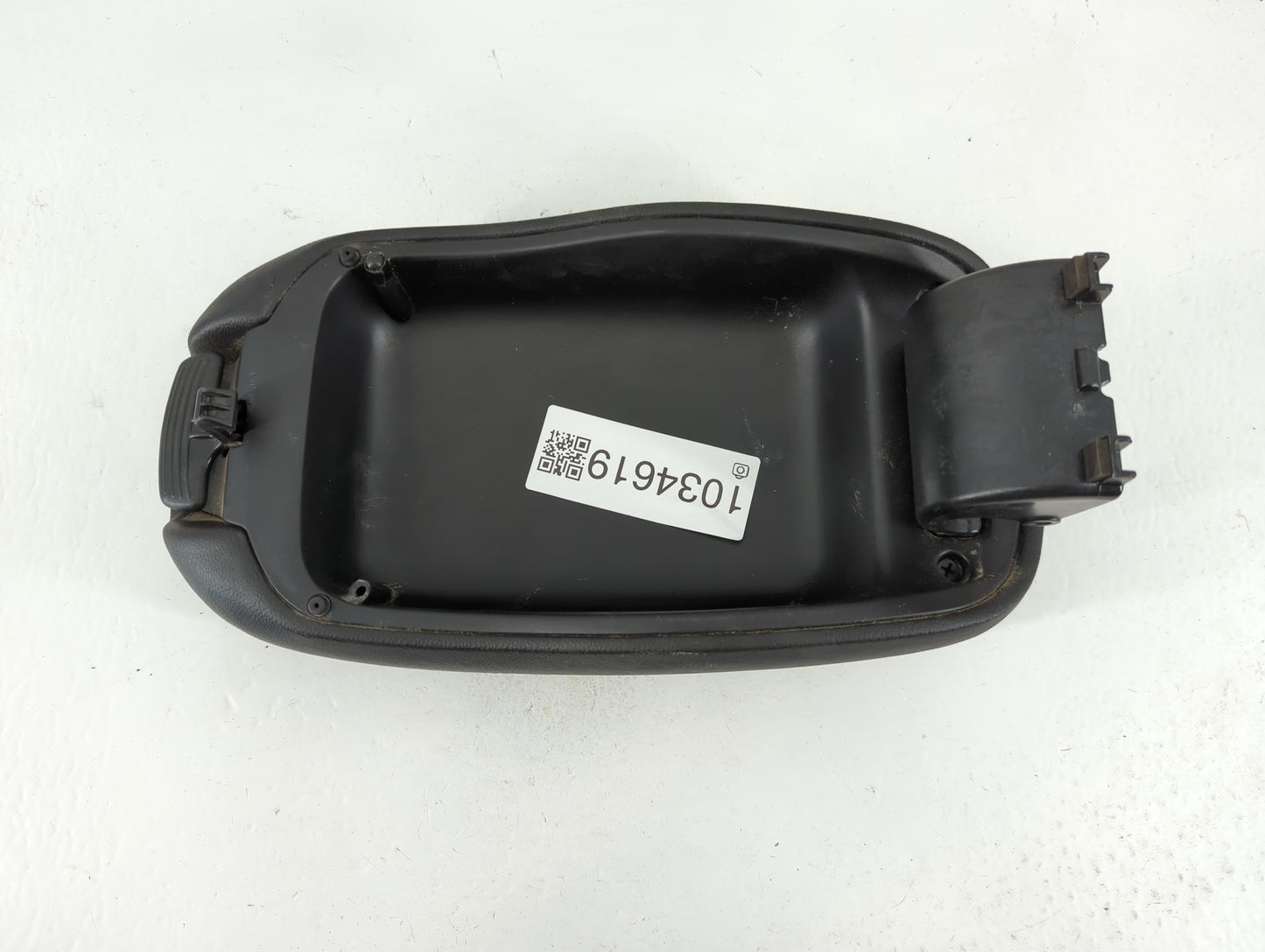 2014-2019 Kia Soul Center Console Armrest Cover Lid P/N:84661-B2101 Fits Fits 2014 2015 2016 2017 2018 2019 OEM Used Auto Pa