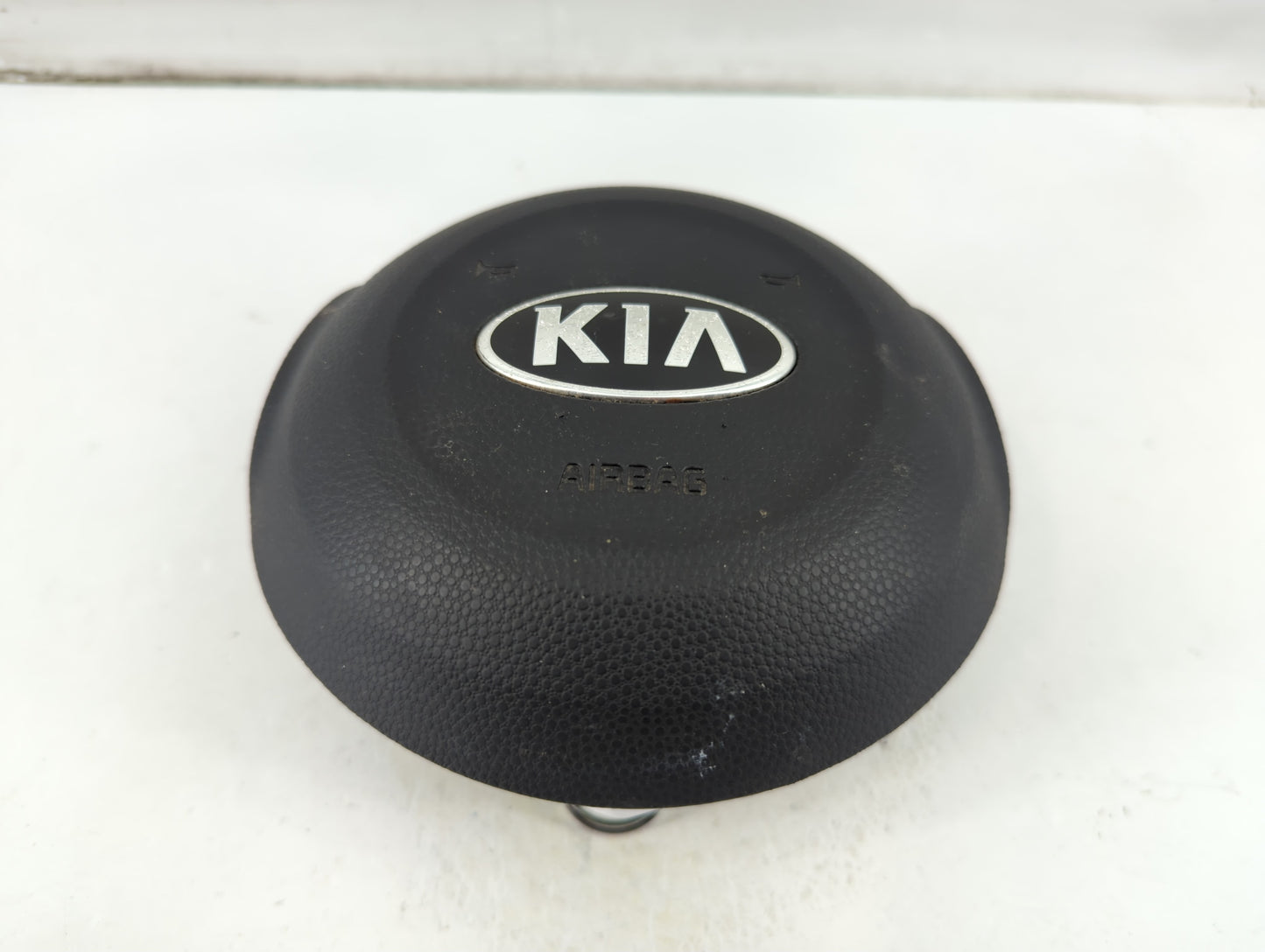 2017-2019 Kia Soul Air Bag Driver Left Steering Wheel Mounted Fits Fits 2017 2018 2019 OEM Used Auto Parts - Oemusedautopart