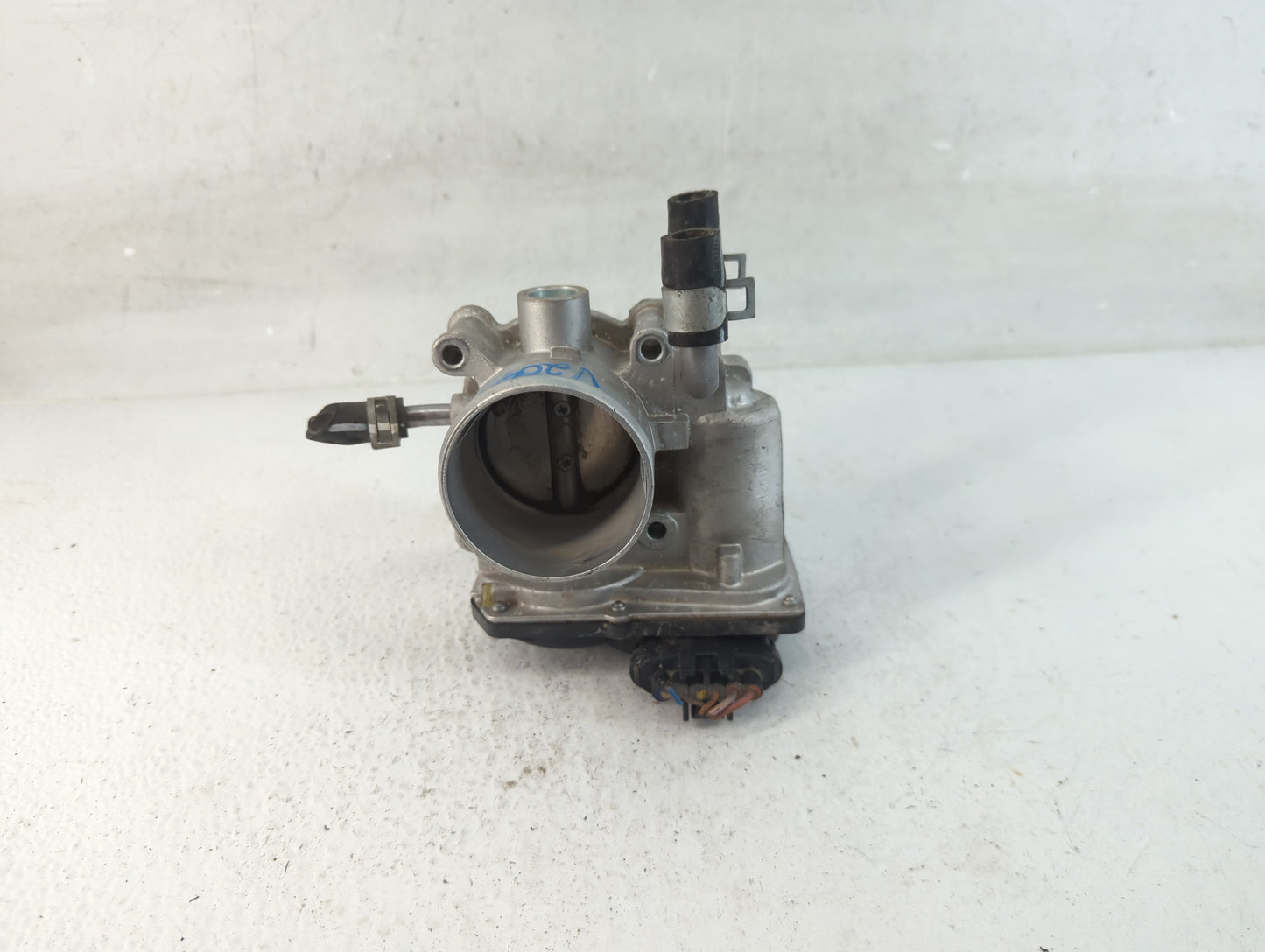 2012-2019 Kia Soul Throttle Body P/N:35100-2B300 Fits Fits 2012 2013 2014 2015 2016 2017 2018 2019 OEM Used Auto Parts - Oem